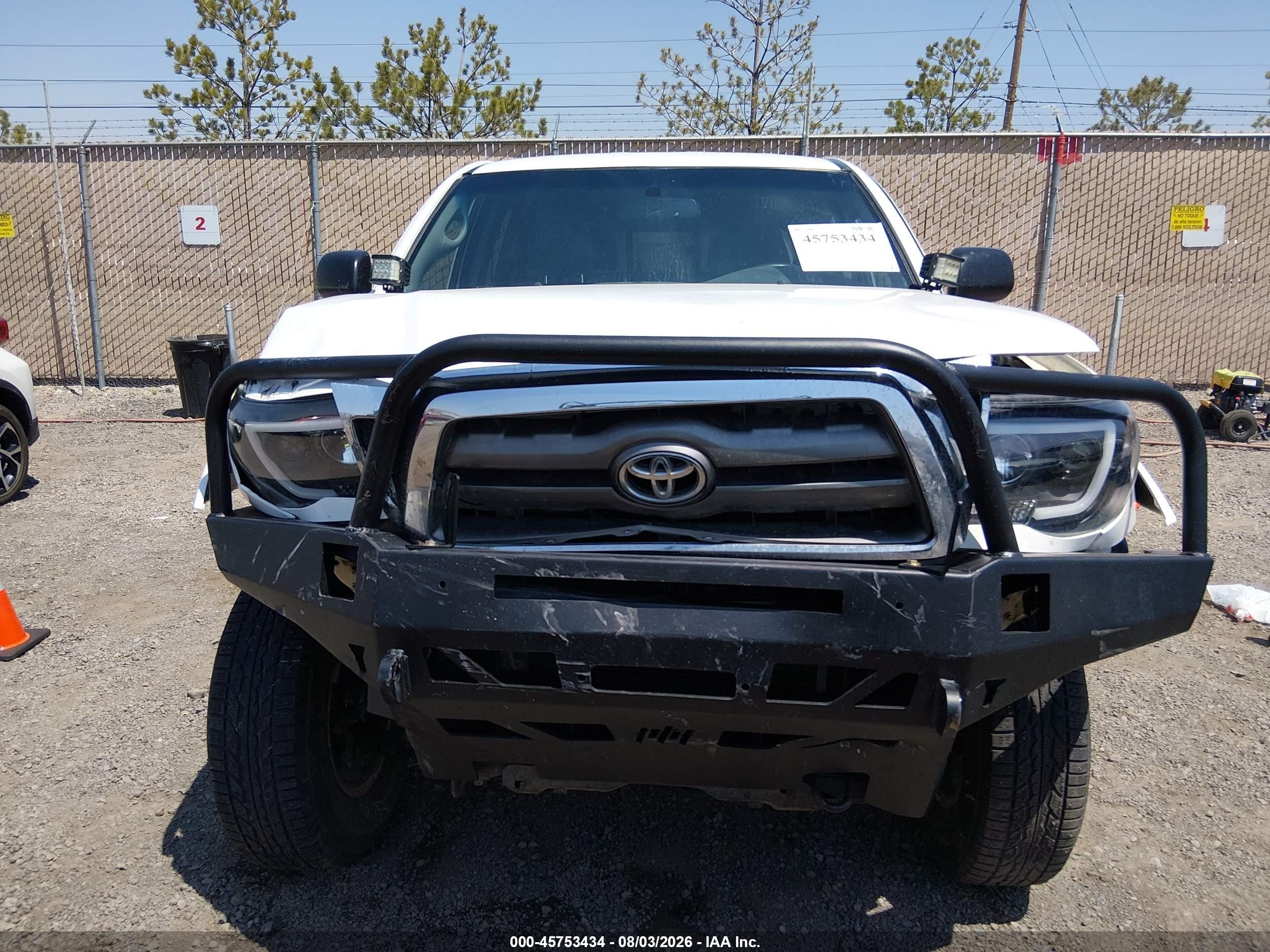 2010 Toyota Tacoma Base V6 White vin: 3TMMU4FN2AM022466