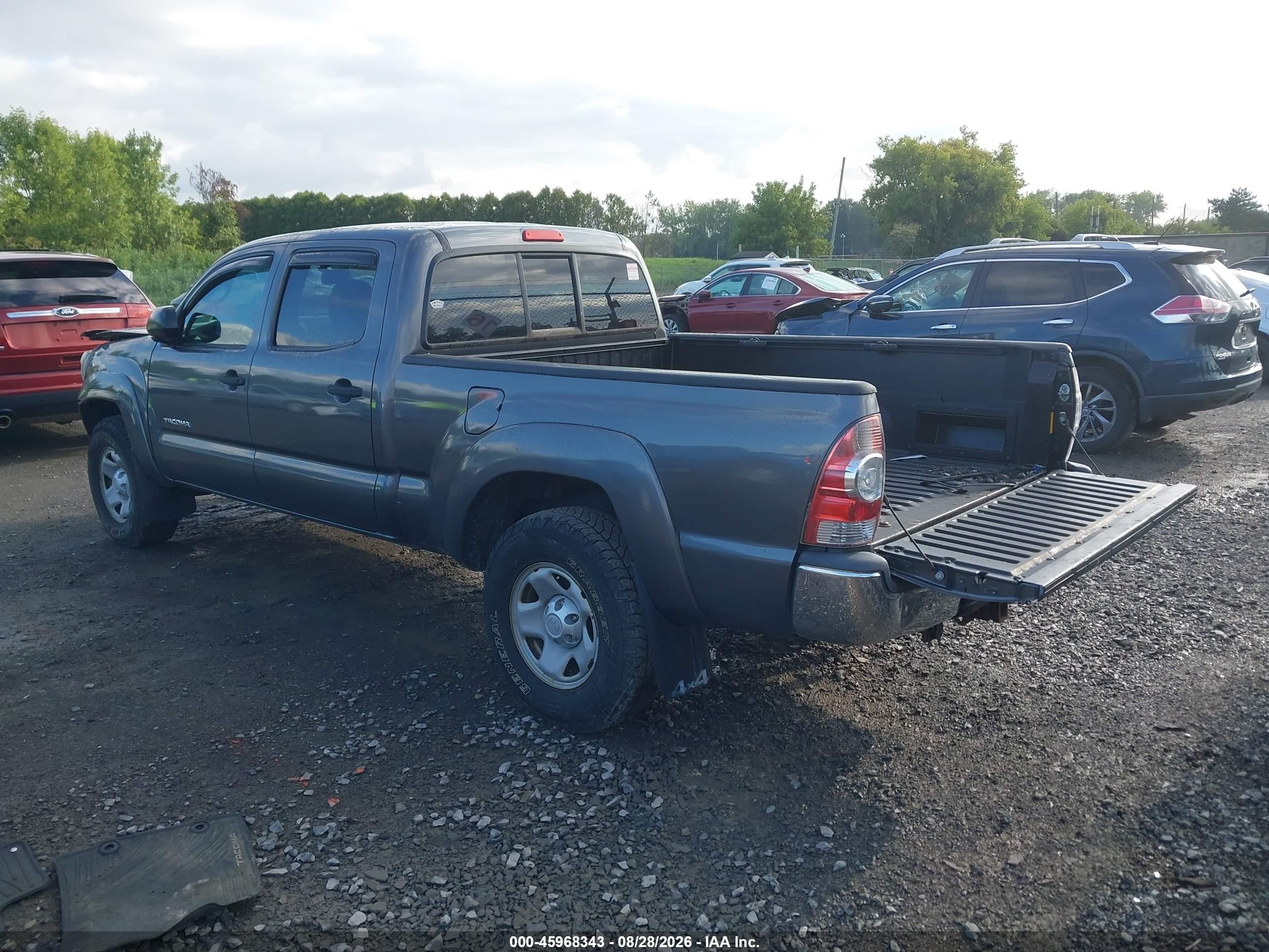 2013 Toyota Tacoma Double Cab Long Bed Gray vin: 3TMMU4FN2DM060770