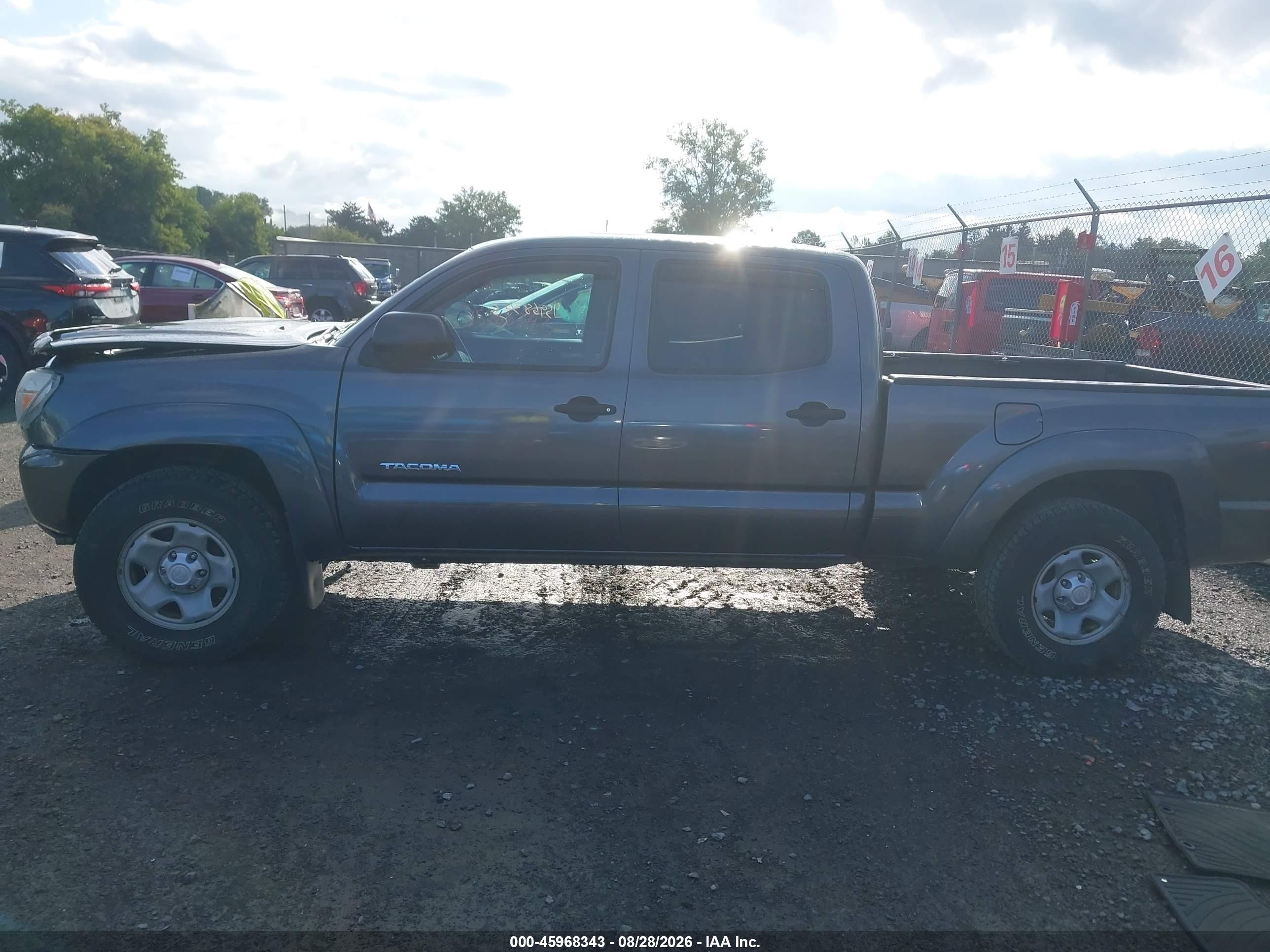 2013 Toyota Tacoma Double Cab Long Bed Gray vin: 3TMMU4FN2DM060770