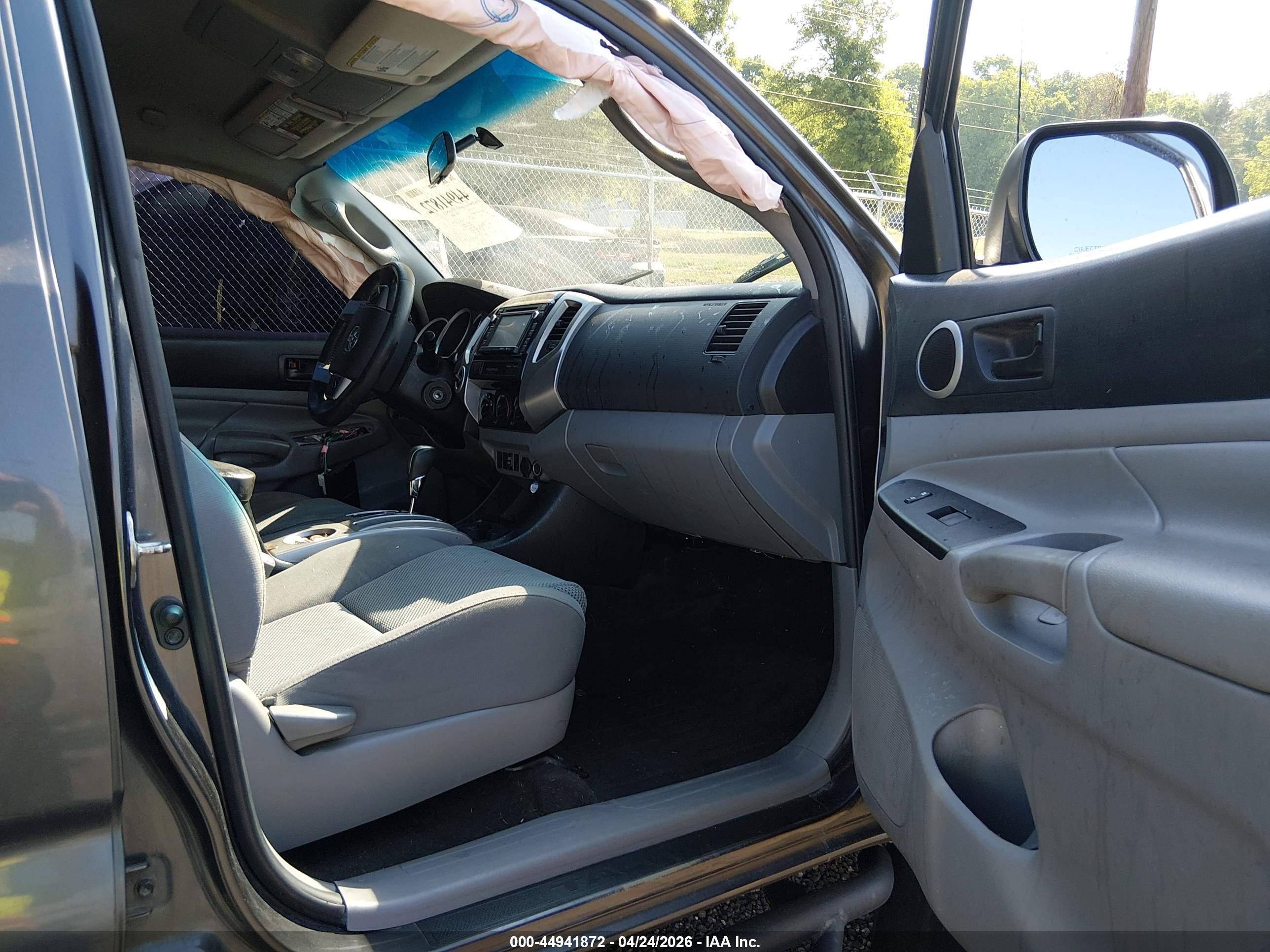2015 Toyota Tacoma Base V6 Gray vin: 3TMMU4FN2FM084232
