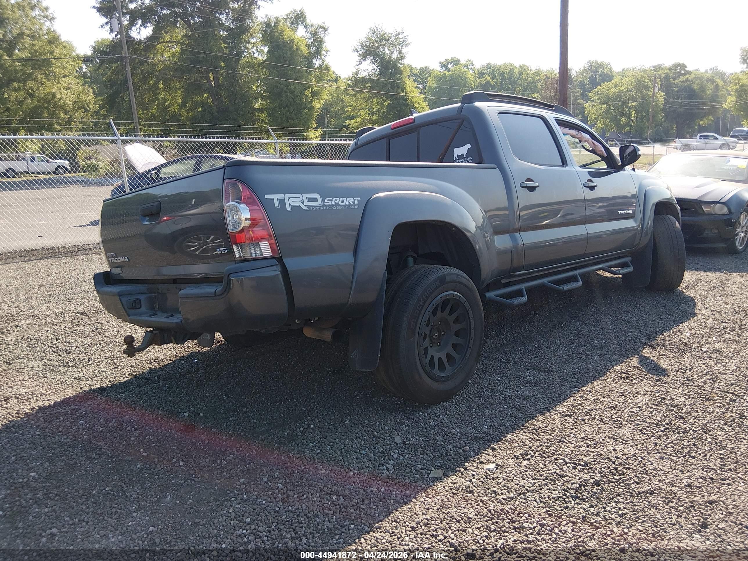 2015 Toyota Tacoma Base V6 Gray vin: 3TMMU4FN2FM084232