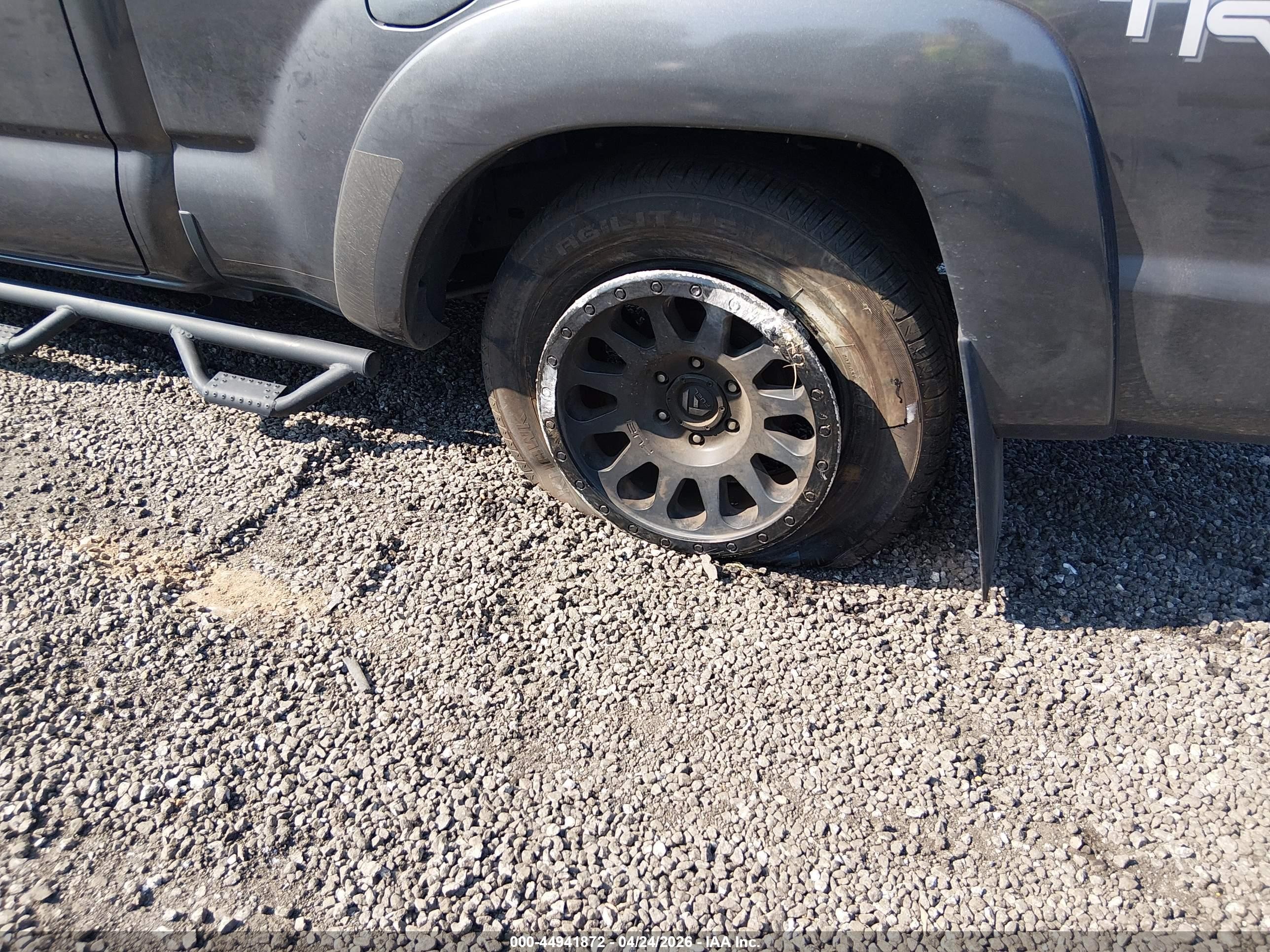 2015 Toyota Tacoma Base V6 Gray vin: 3TMMU4FN2FM084232