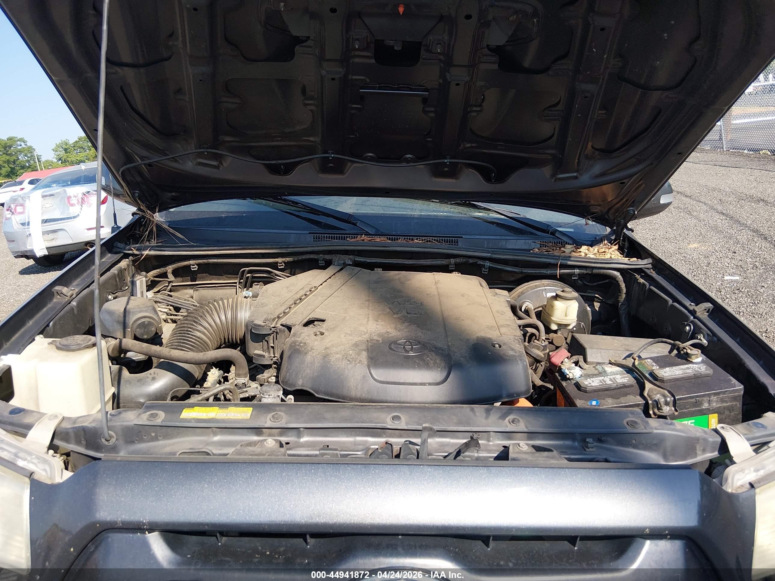 2015 Toyota Tacoma Base V6 Gray vin: 3TMMU4FN2FM084232