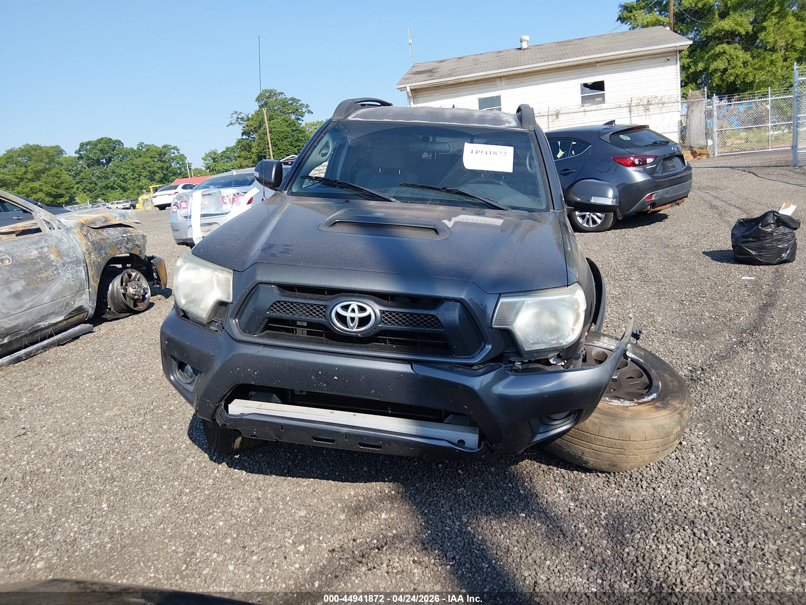 2015 Toyota Tacoma Base V6 Gray vin: 3TMMU4FN2FM084232