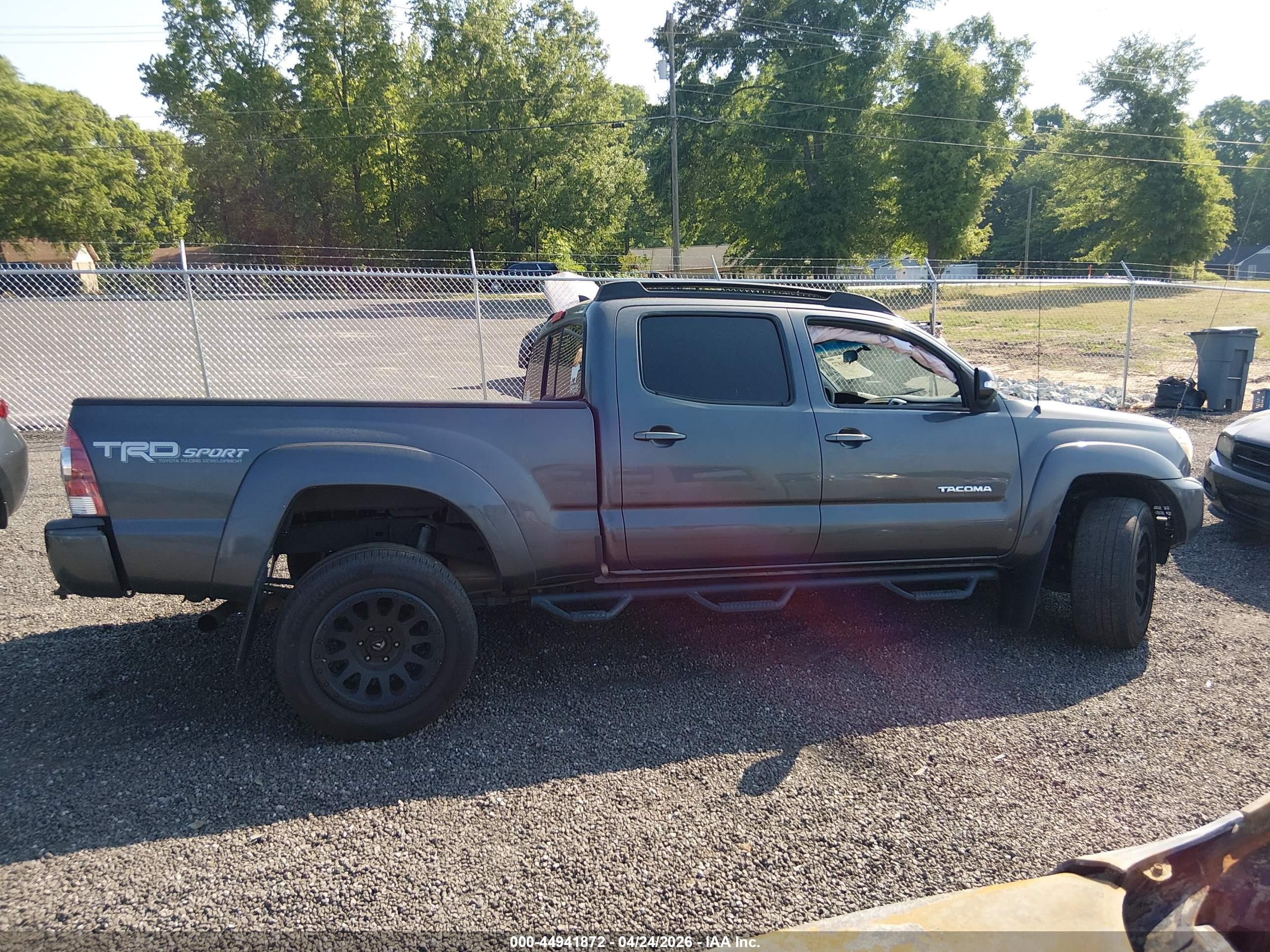 2015 Toyota Tacoma Base V6 Gray vin: 3TMMU4FN2FM084232