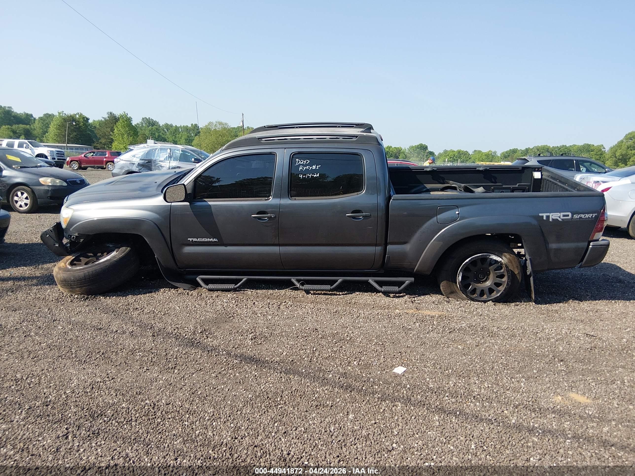 2015 Toyota Tacoma Base V6 Gray vin: 3TMMU4FN2FM084232
