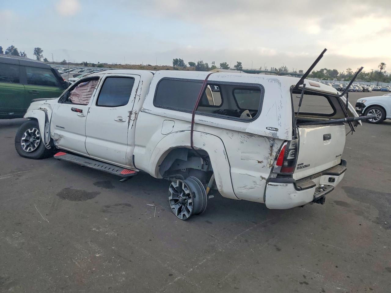2010 Toyota Tacoma Double Cab Long Bed White vin: 3TMMU4FN3AM019432