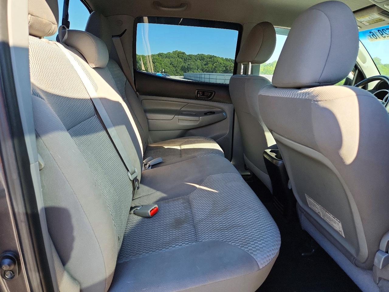 2013 Toyota Tacoma Double Cab Long Bed Gray vin: 3TMMU4FN3DM062107