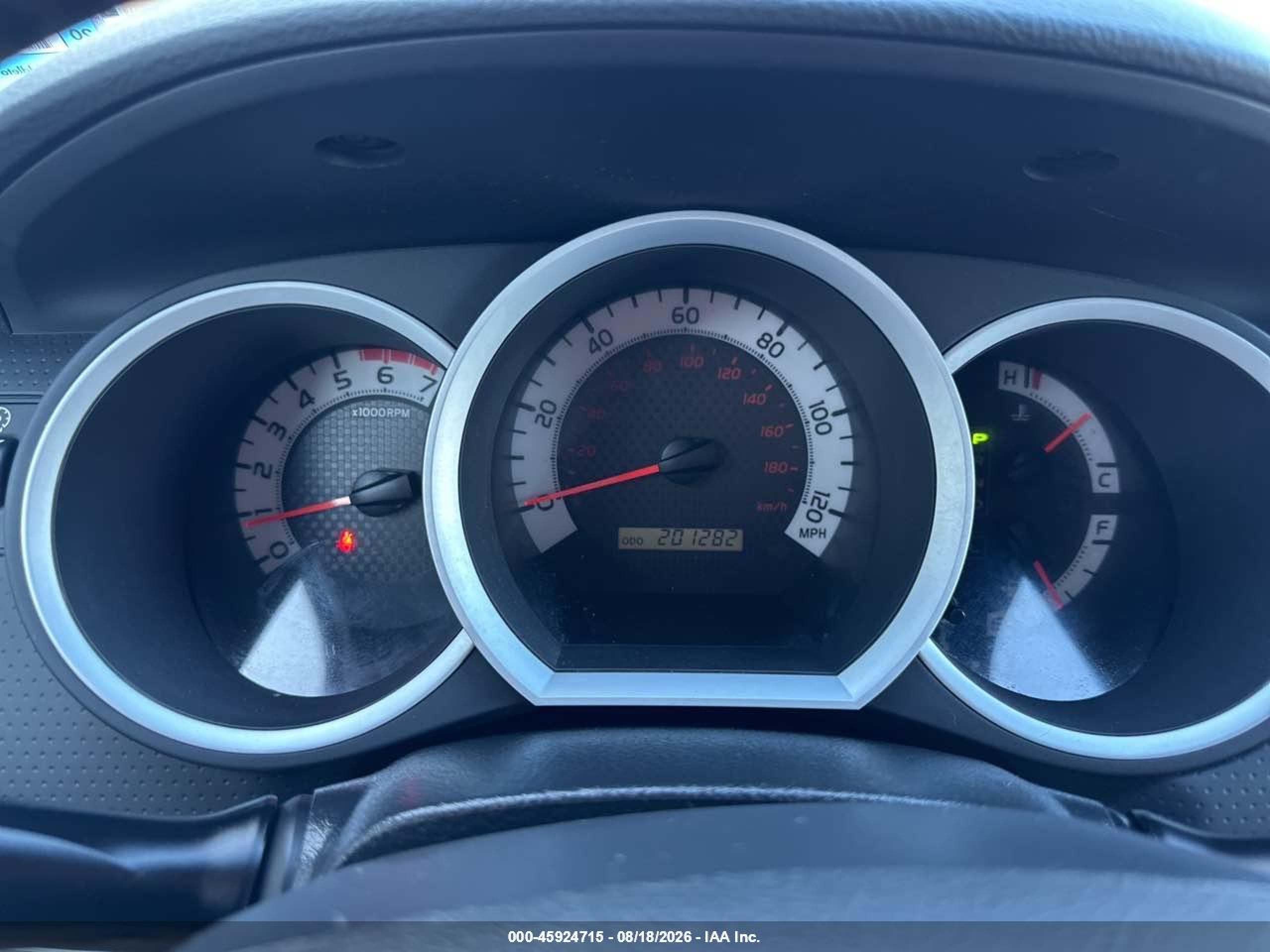 2015 Toyota Tacoma Base V6 Белый vin: 3TMMU4FN3FM079413