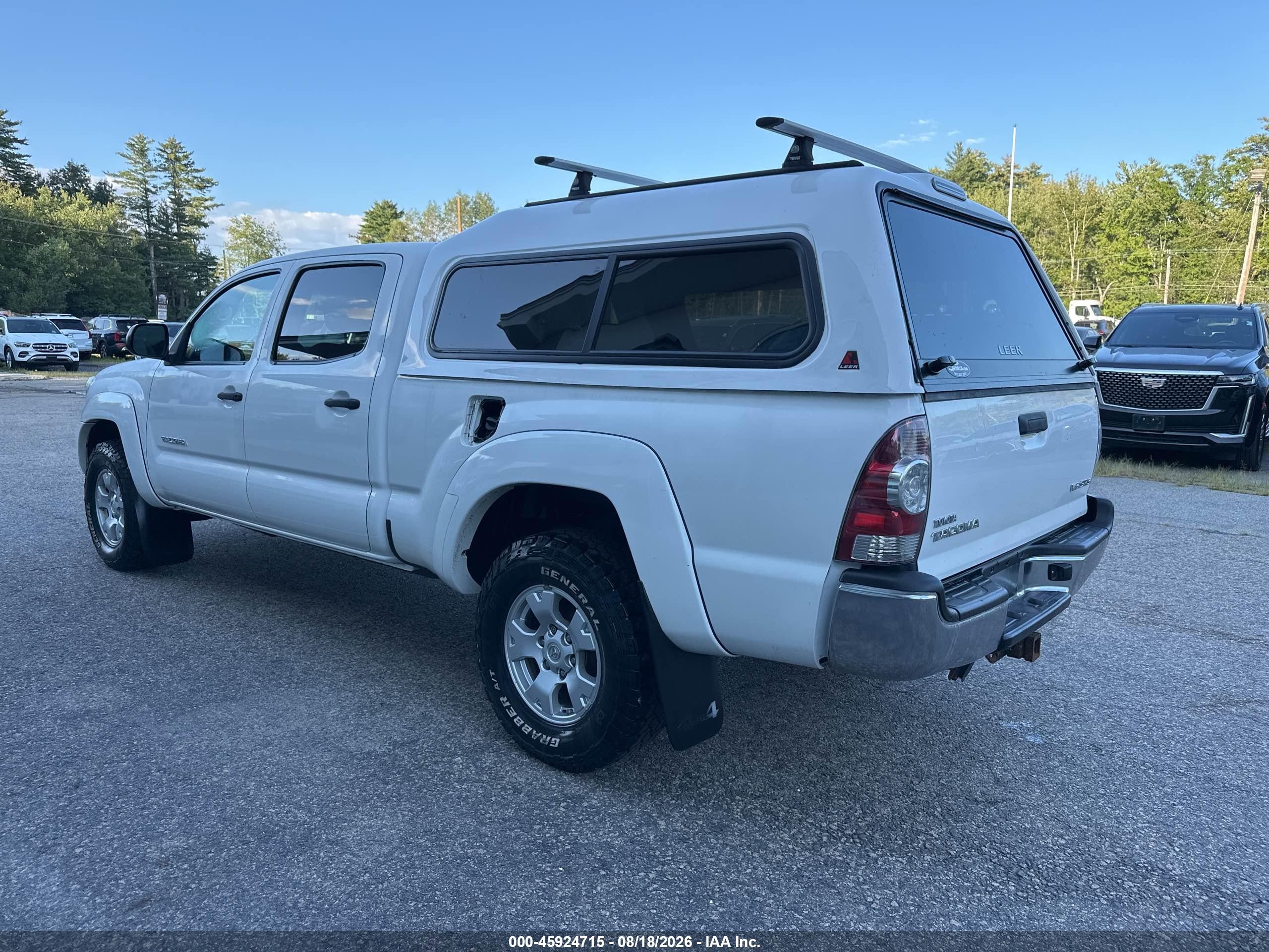 2015 Toyota Tacoma Base V6 Белый vin: 3TMMU4FN3FM079413