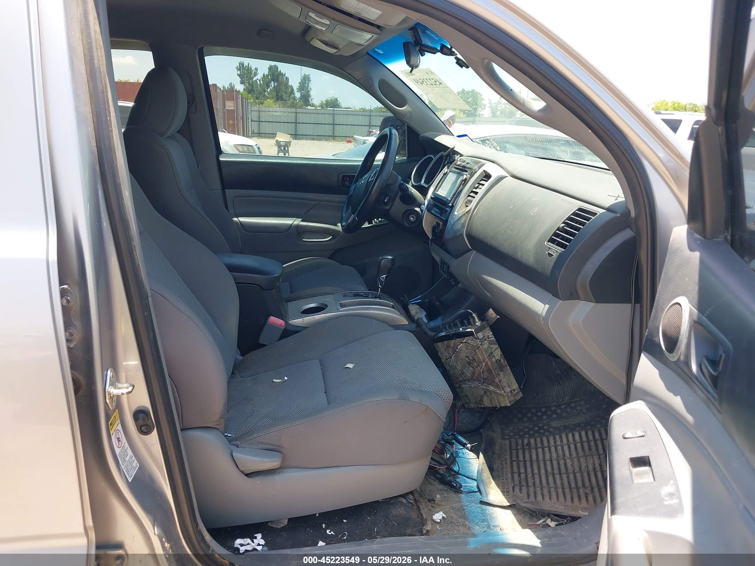 2015 Toyota Tacoma Base V6 Silver vin: 3TMMU4FN3FM080108