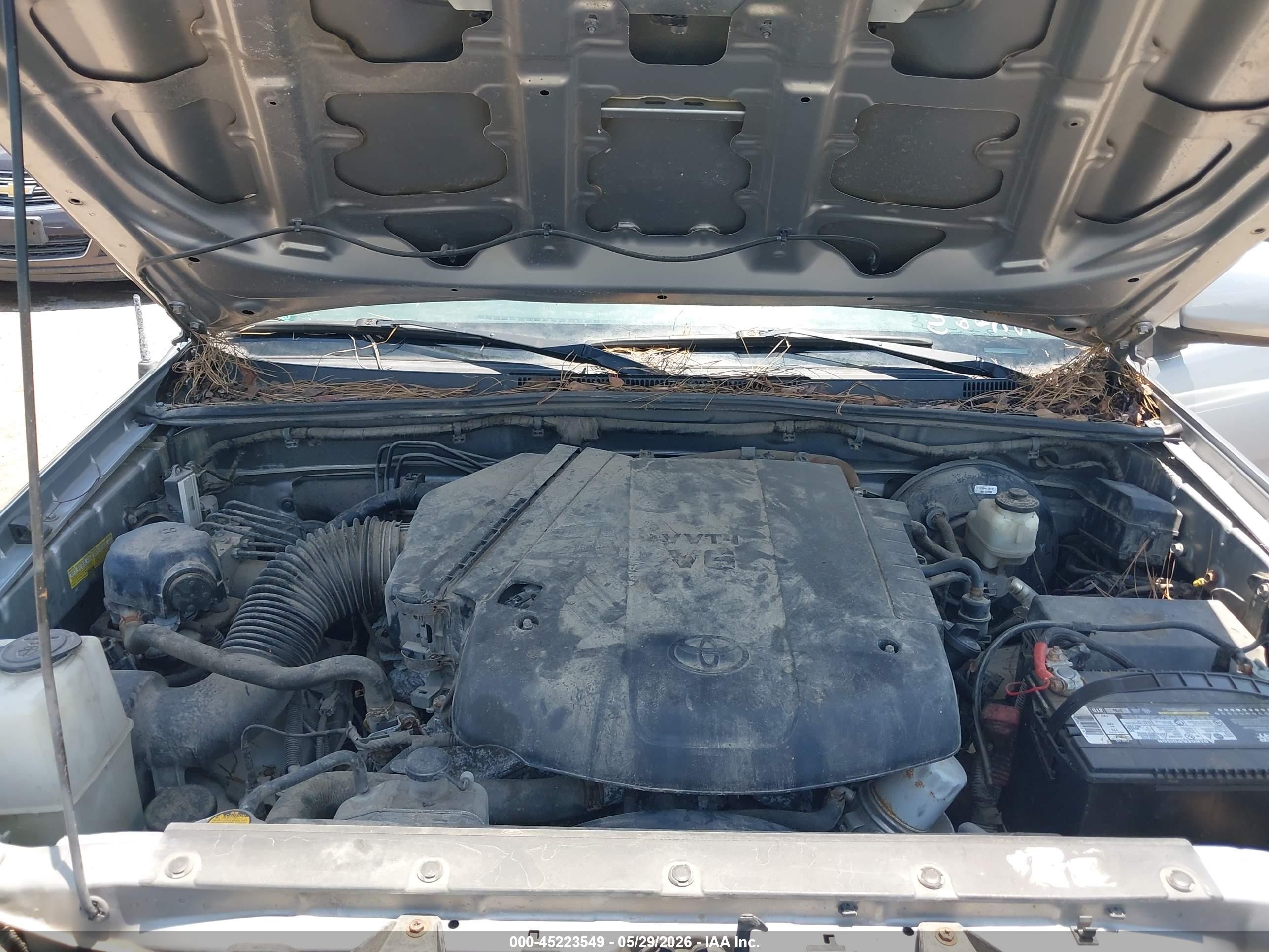 2015 Toyota Tacoma Base V6 Silver vin: 3TMMU4FN3FM080108