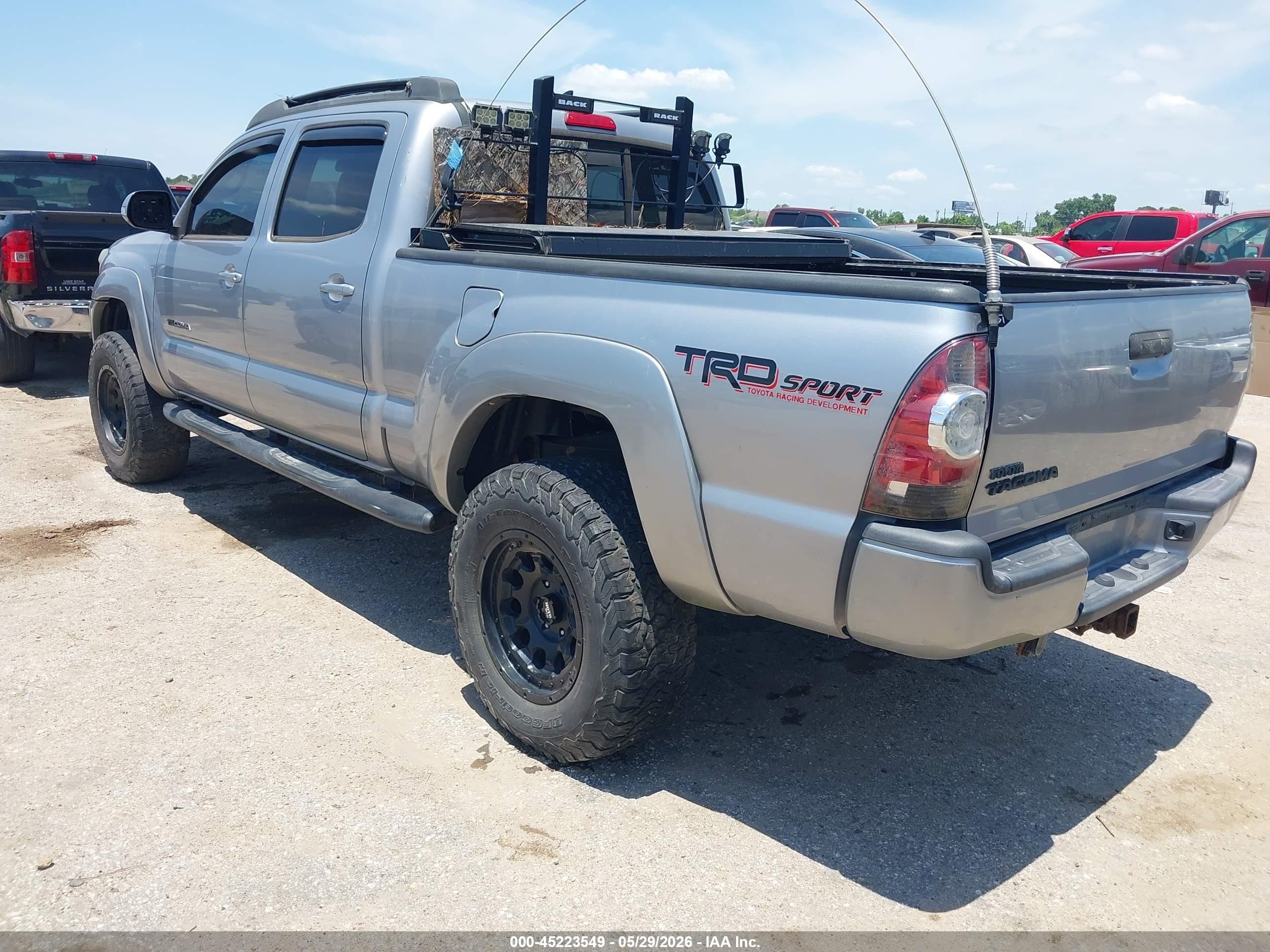 2015 Toyota Tacoma Base V6 Silver vin: 3TMMU4FN3FM080108