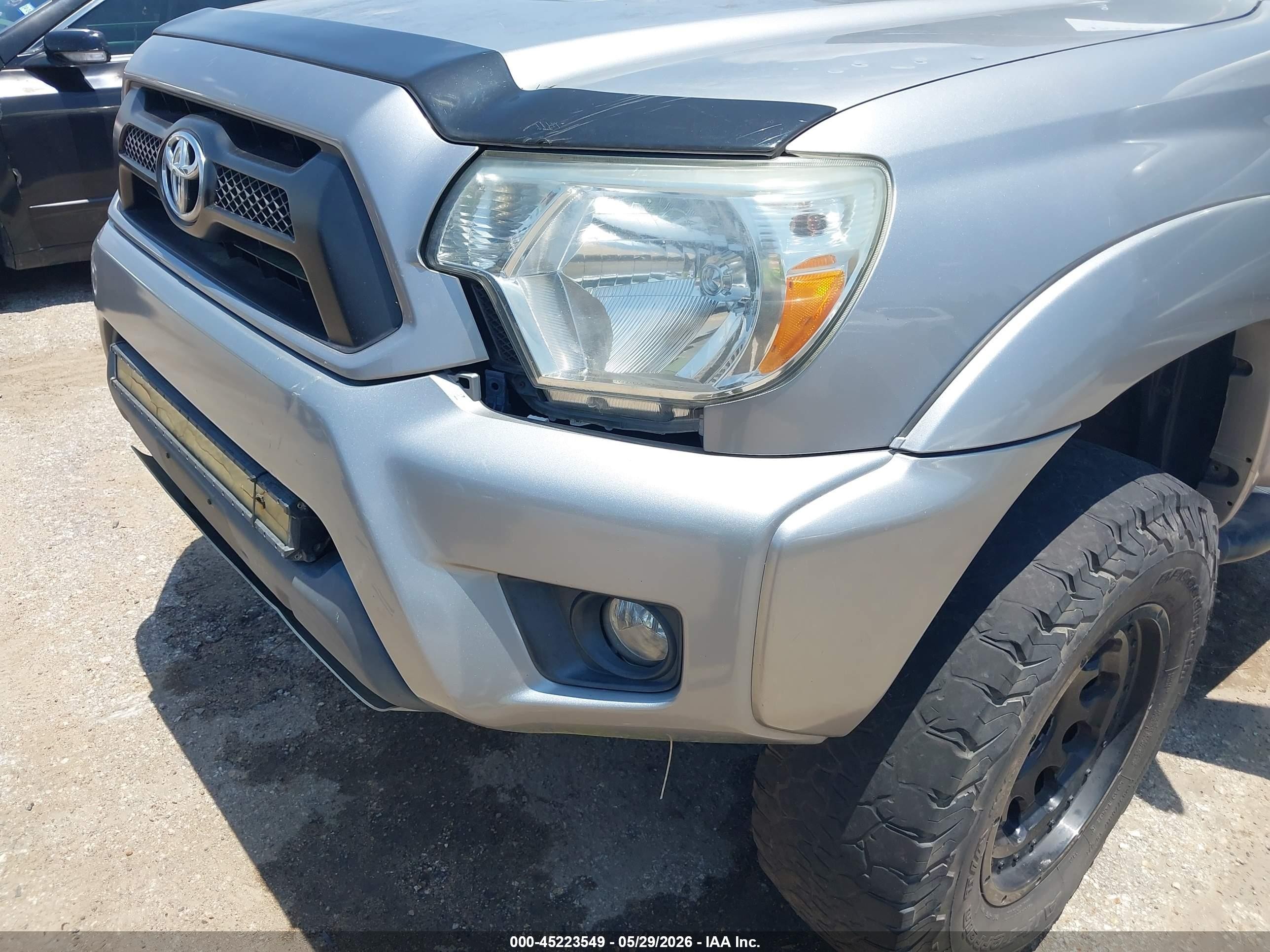 2015 Toyota Tacoma Base V6 Silver vin: 3TMMU4FN3FM080108