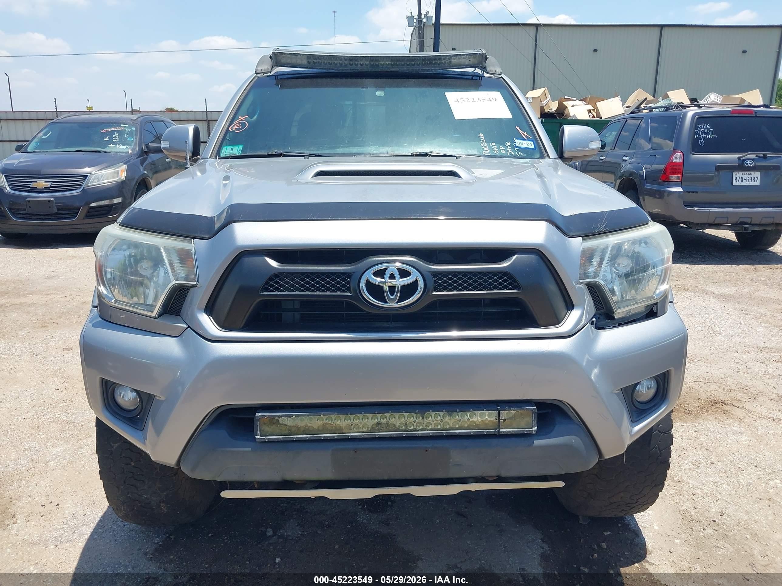 2015 Toyota Tacoma Base V6 Silver vin: 3TMMU4FN3FM080108