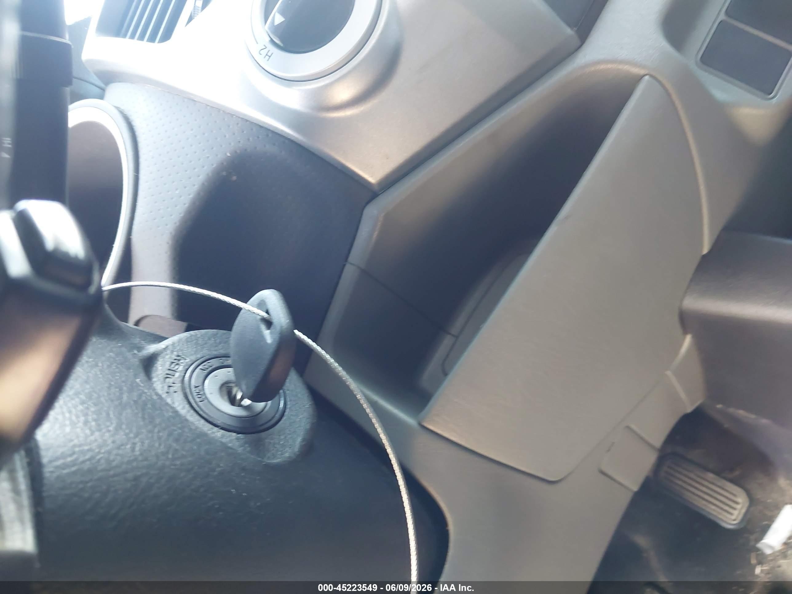 2015 Toyota Tacoma Base V6 Silver vin: 3TMMU4FN3FM080108