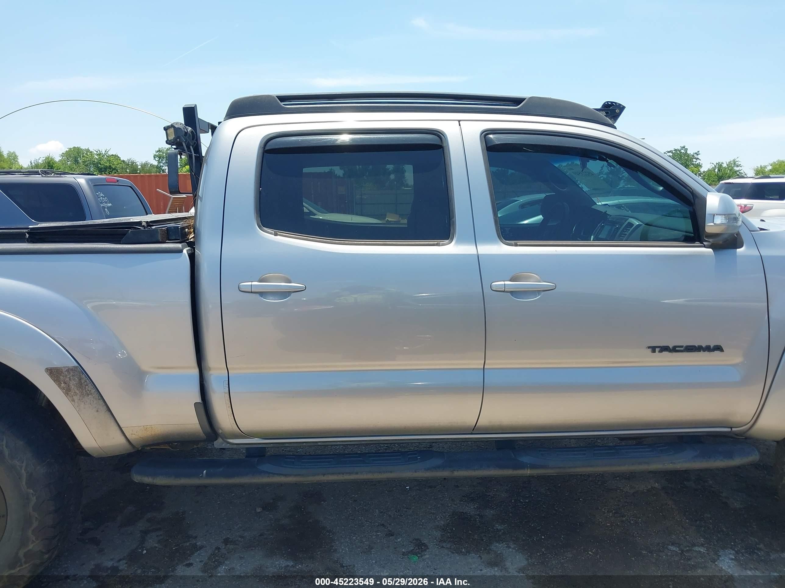 2015 Toyota Tacoma Base V6 Silver vin: 3TMMU4FN3FM080108