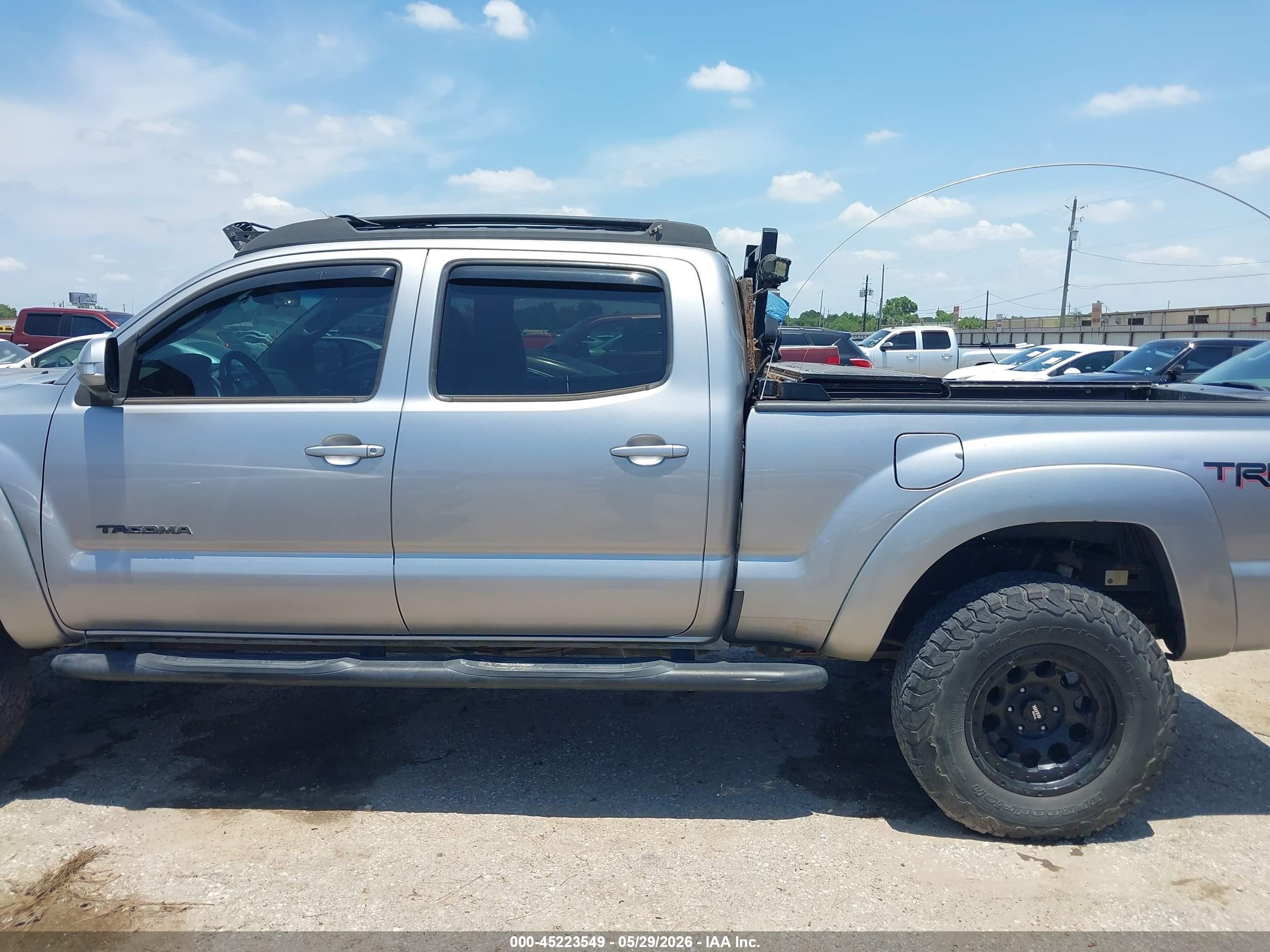 2015 Toyota Tacoma Base V6 Silver vin: 3TMMU4FN3FM080108