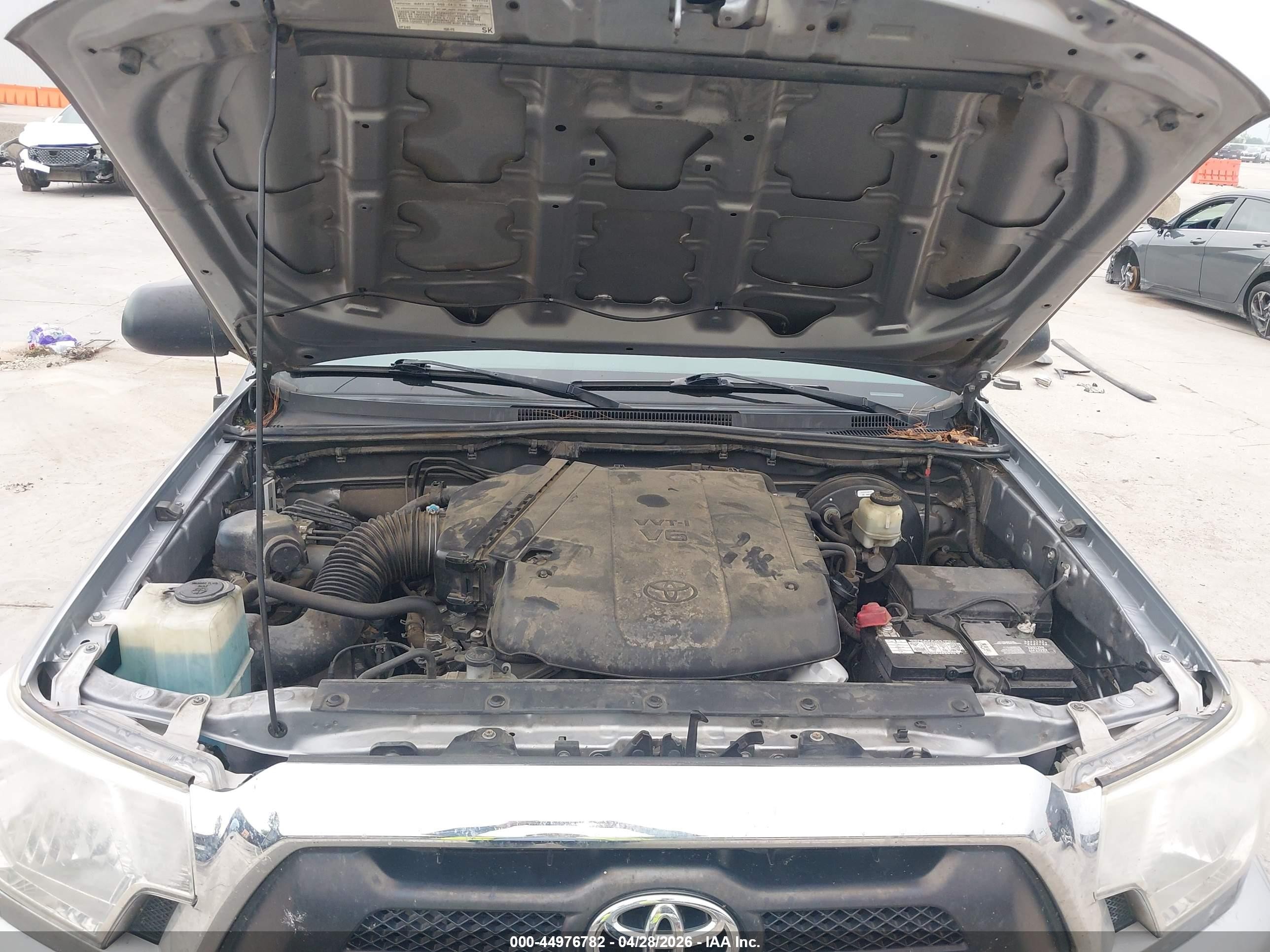 2015 Toyota Tacoma Base V6 Silver vin: 3TMMU4FN3FM082134