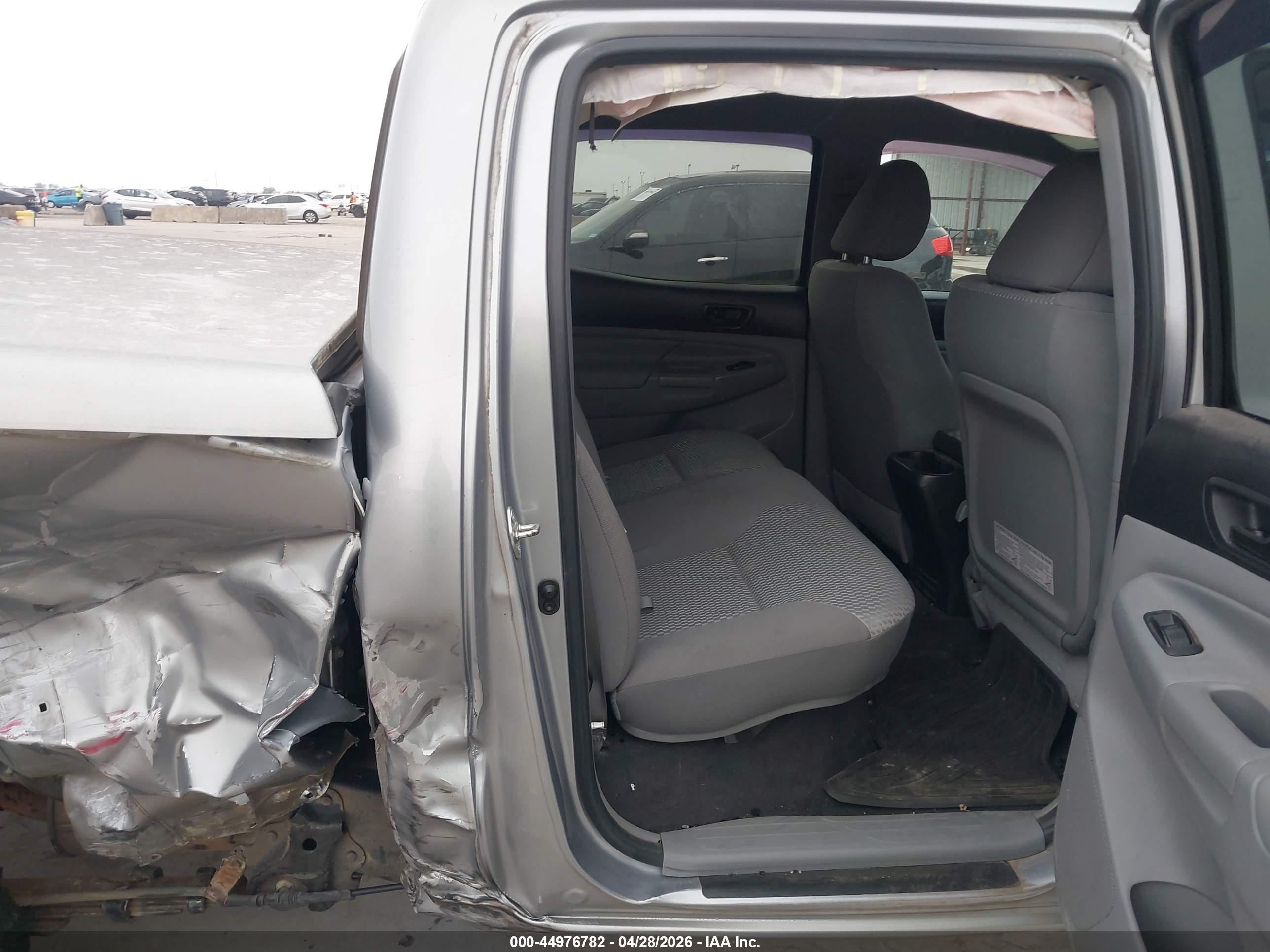 2015 Toyota Tacoma Base V6 Silver vin: 3TMMU4FN3FM082134