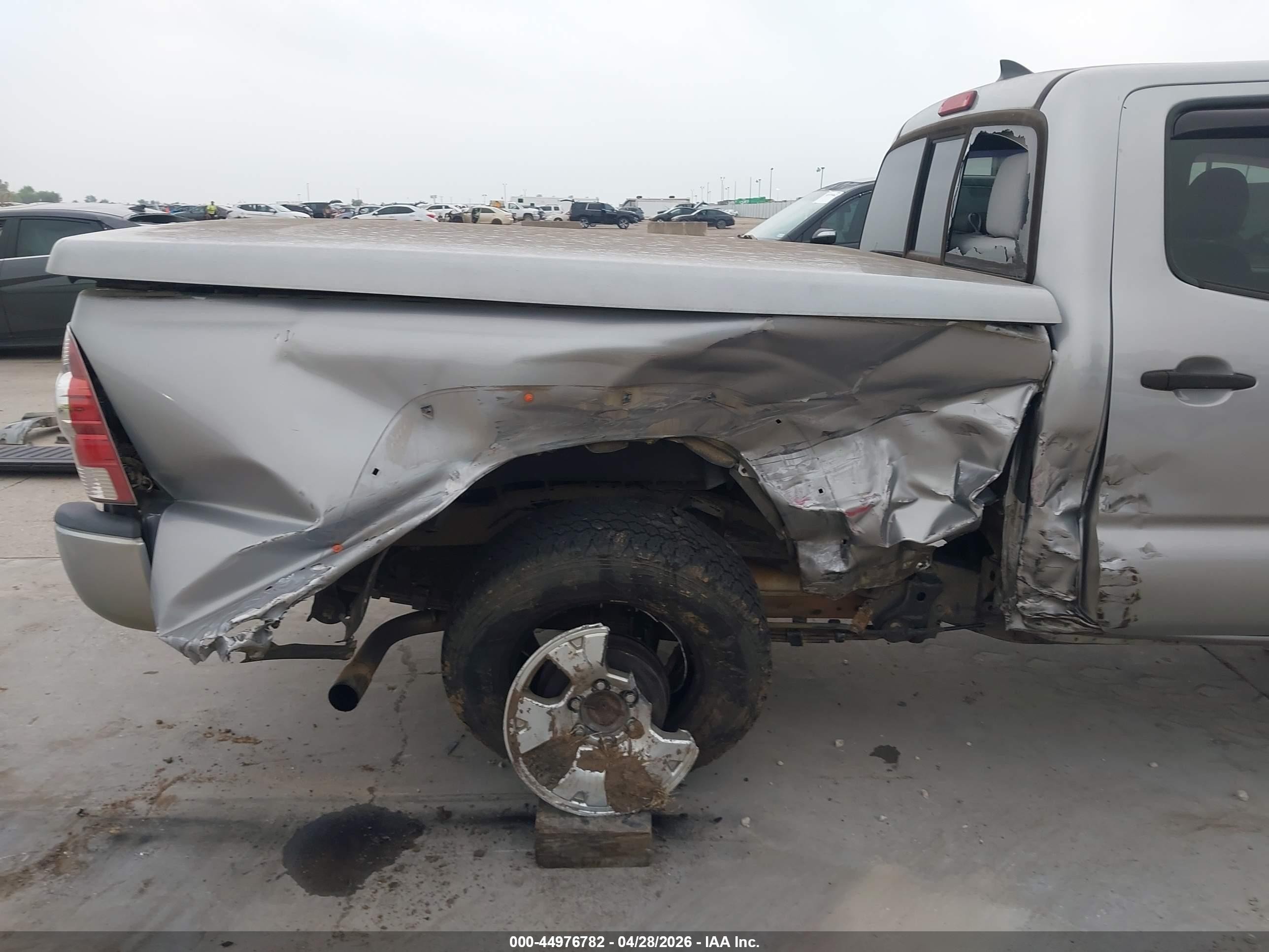 2015 Toyota Tacoma Base V6 Silver vin: 3TMMU4FN3FM082134
