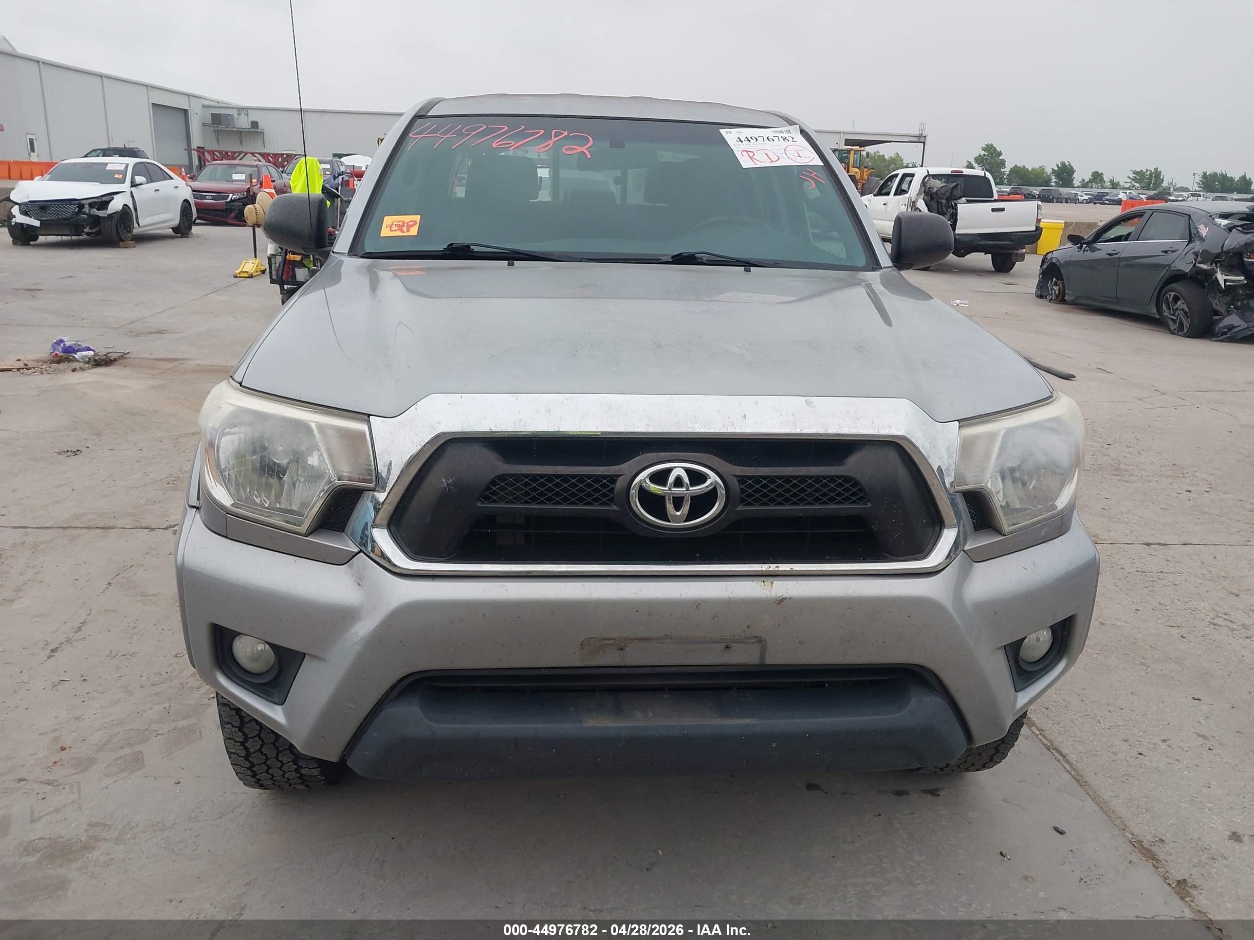 2015 Toyota Tacoma Base V6 Silver vin: 3TMMU4FN3FM082134