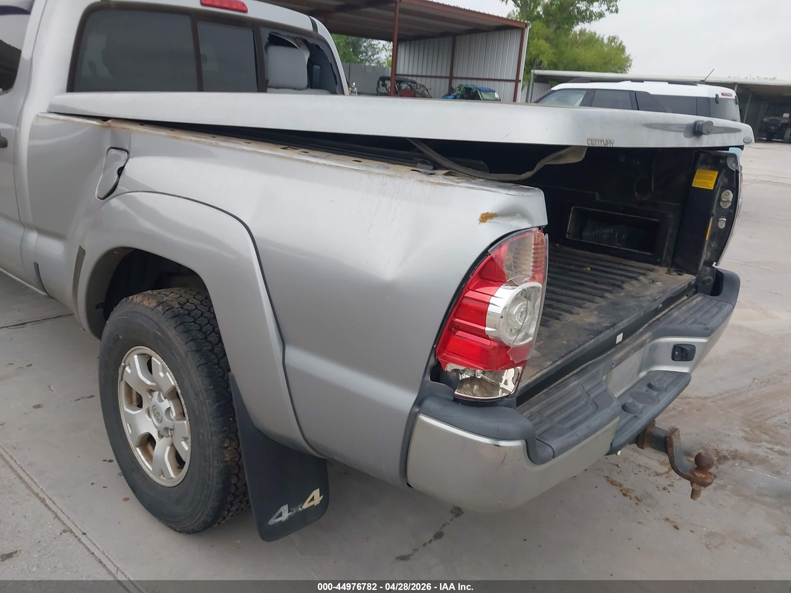 2015 Toyota Tacoma Base V6 Silver vin: 3TMMU4FN3FM082134