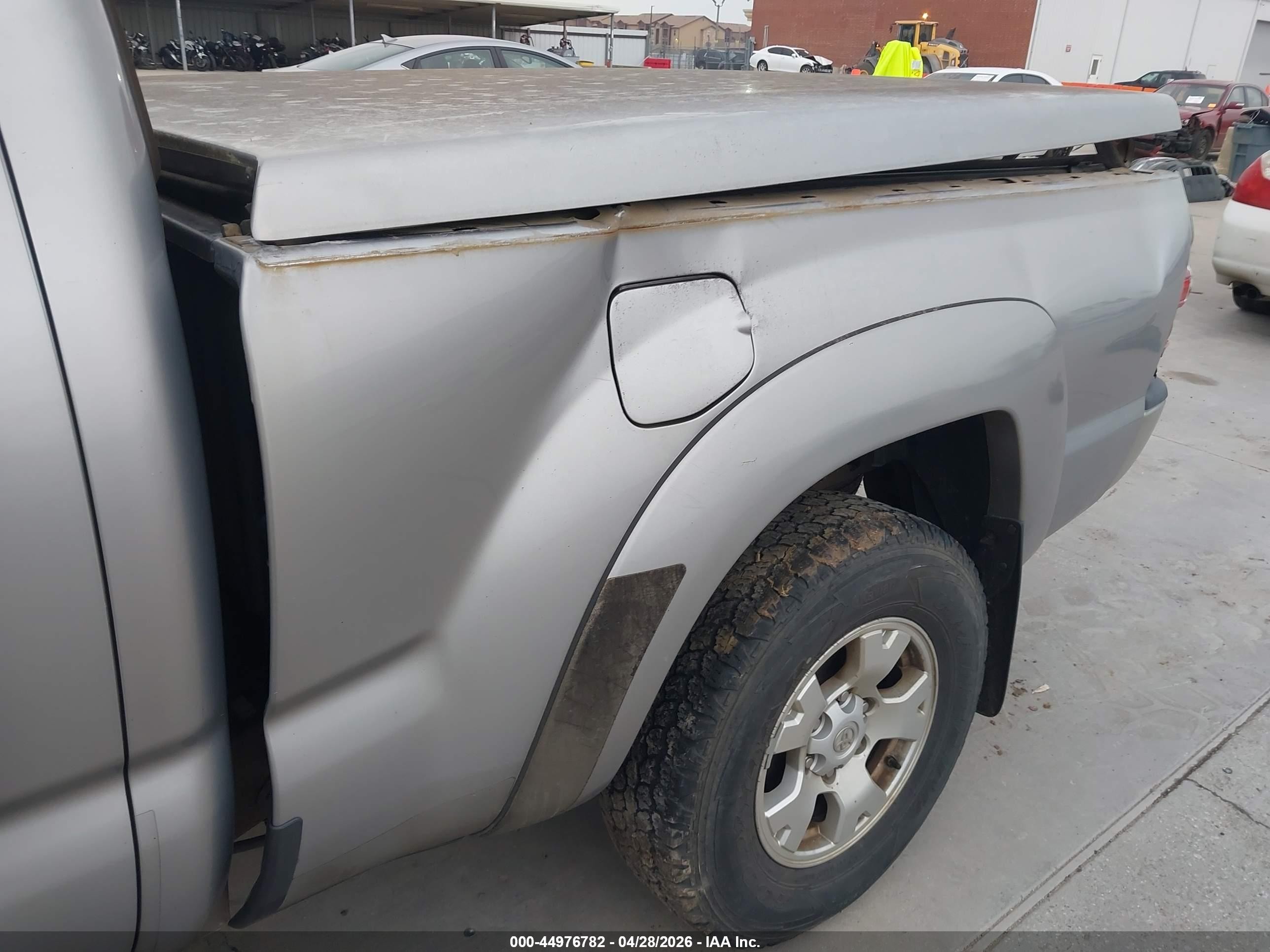 2015 Toyota Tacoma Base V6 Silver vin: 3TMMU4FN3FM082134