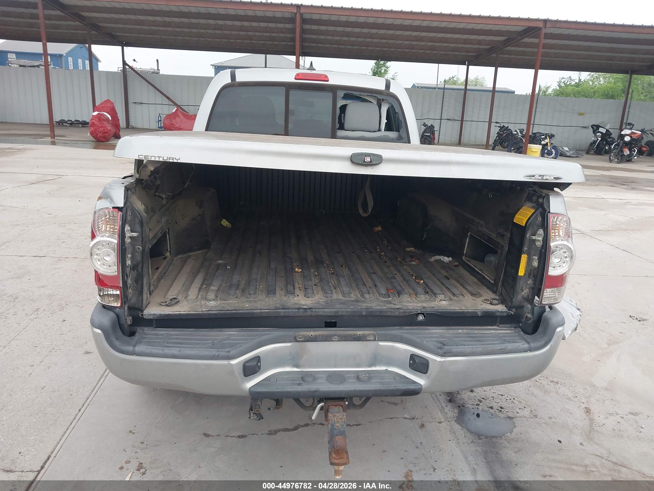 2015 Toyota Tacoma Base V6 Silver vin: 3TMMU4FN3FM082134