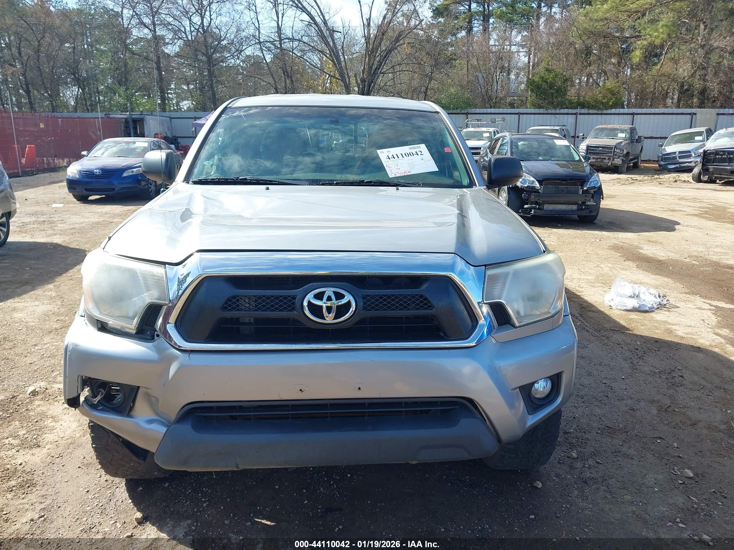 2014 Toyota Tacoma Base V6 Silver vin: 3TMMU4FN4EM067737