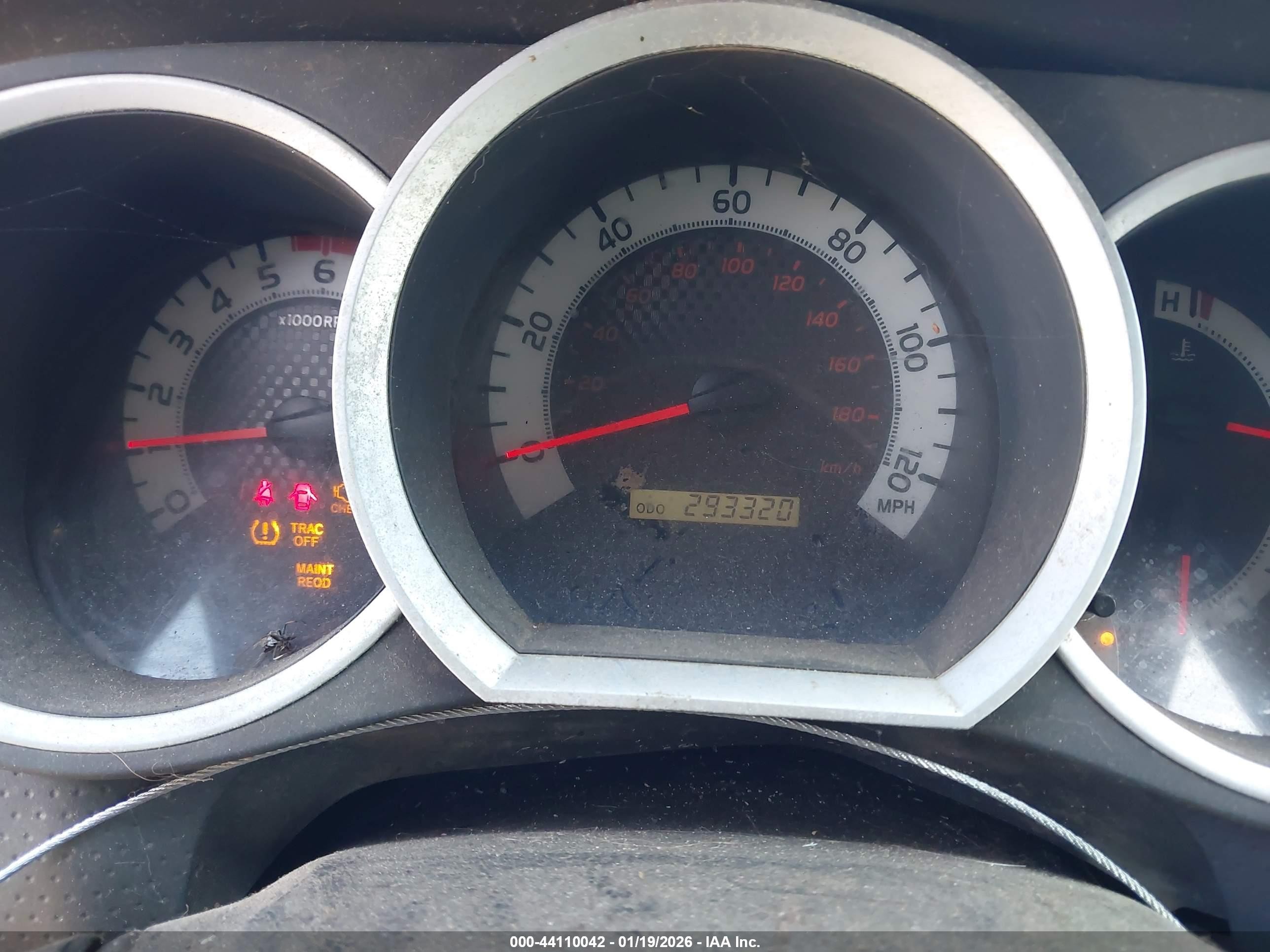 2014 Toyota Tacoma Base V6 Silver vin: 3TMMU4FN4EM067737