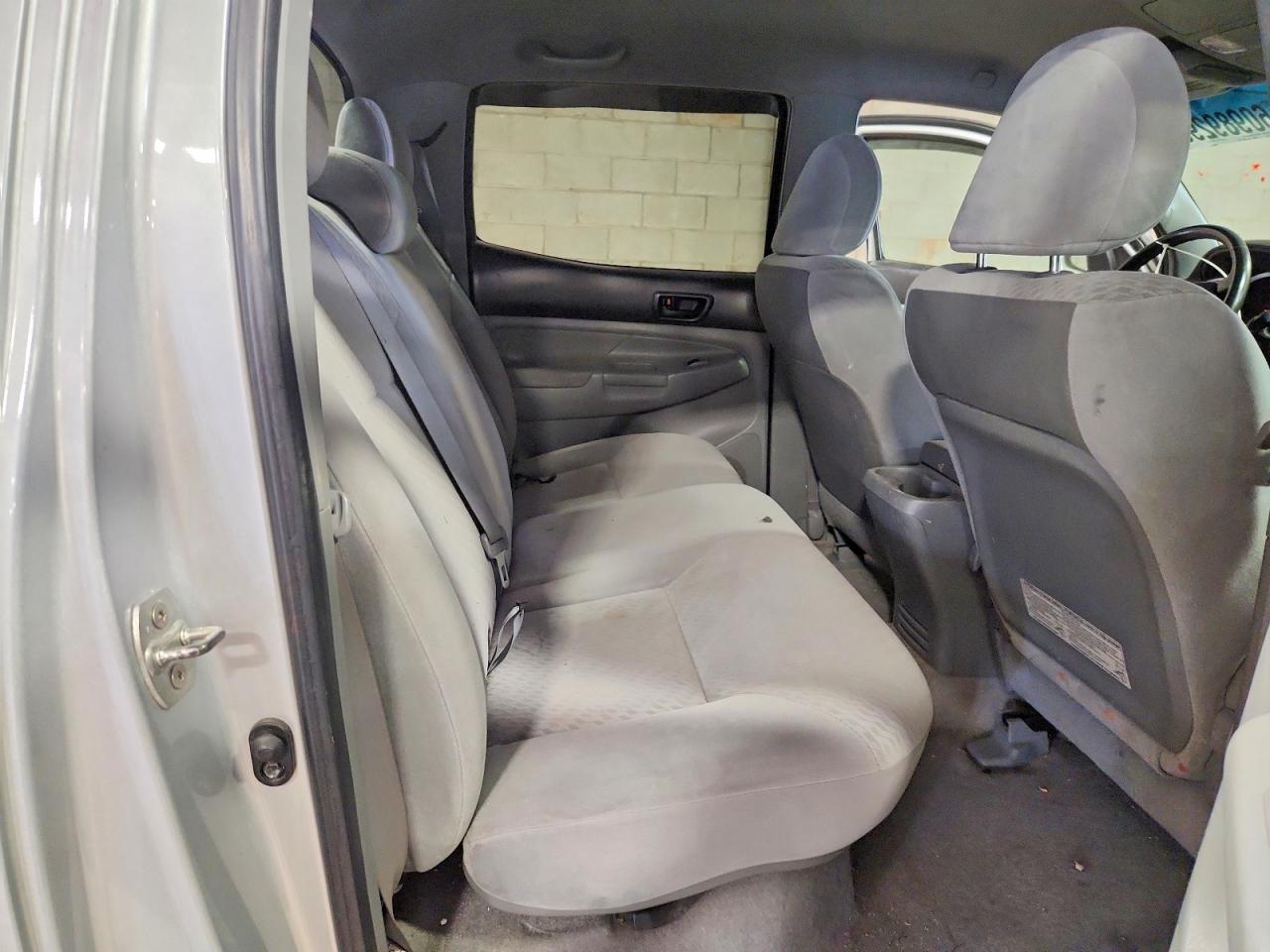 2010 Toyota Tacoma Double Cab Long Bed Silver vin: 3TMMU4FN5AM021103