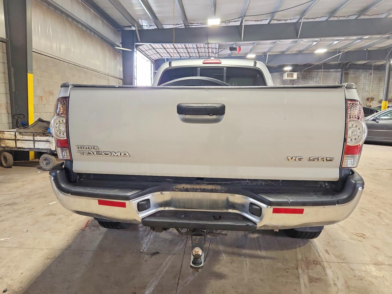 2010 Toyota Tacoma Double Cab Long Bed Silver vin: 3TMMU4FN5AM021103
