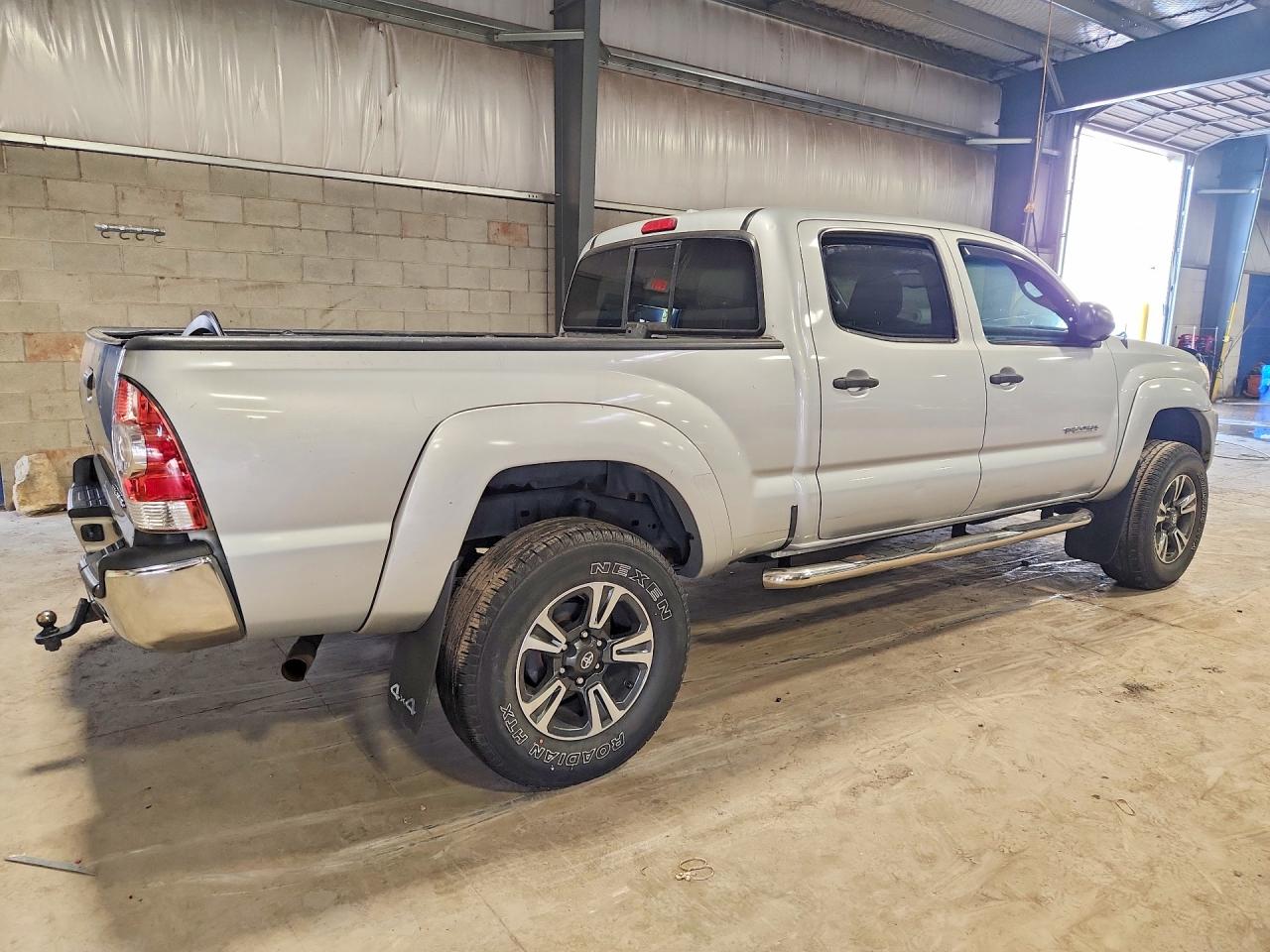 2010 Toyota Tacoma Double Cab Long Bed Silver vin: 3TMMU4FN5AM021103
