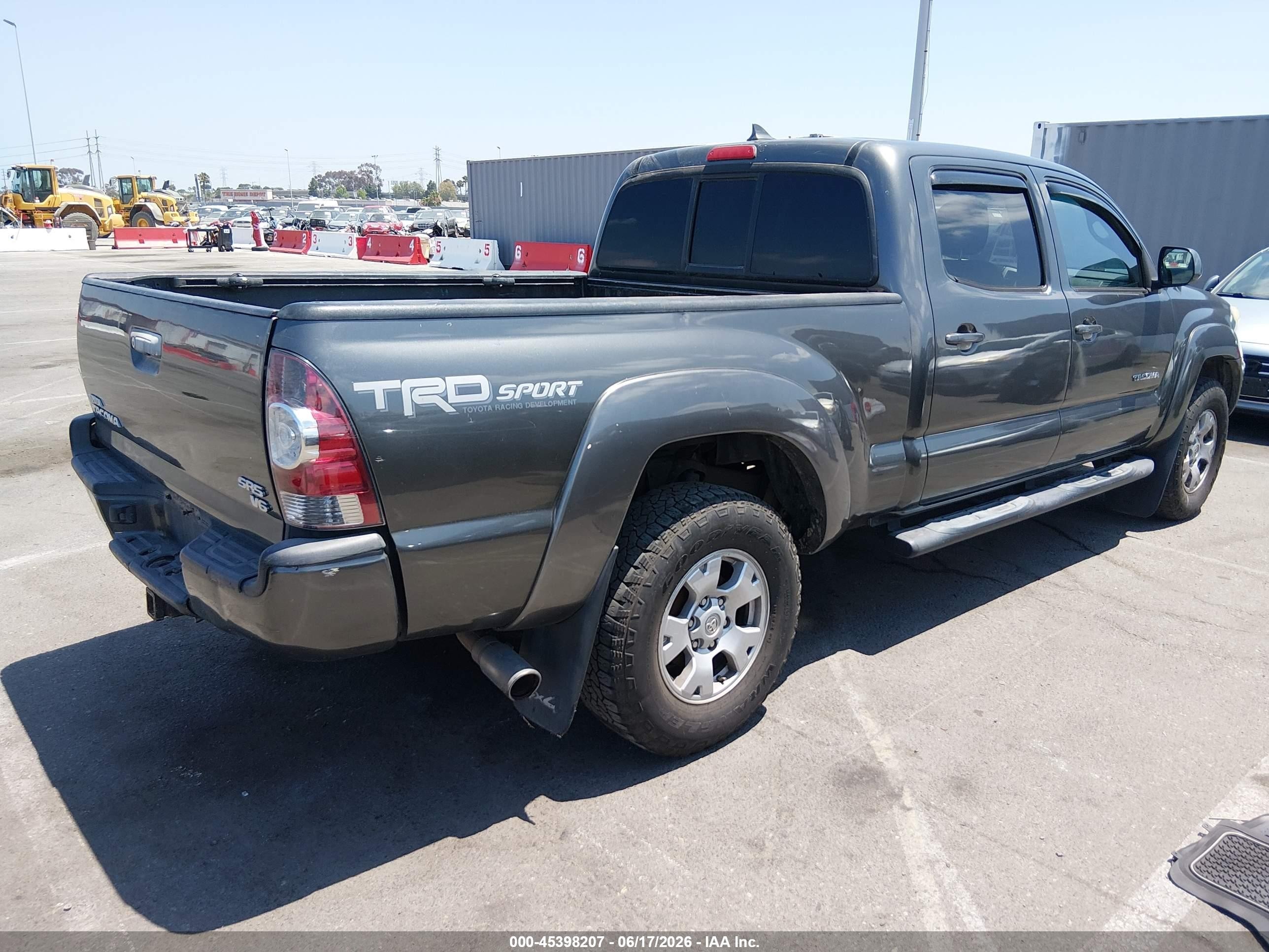2013 Toyota Tacoma Base V6 Gray vin: 3TMMU4FN5DM060374