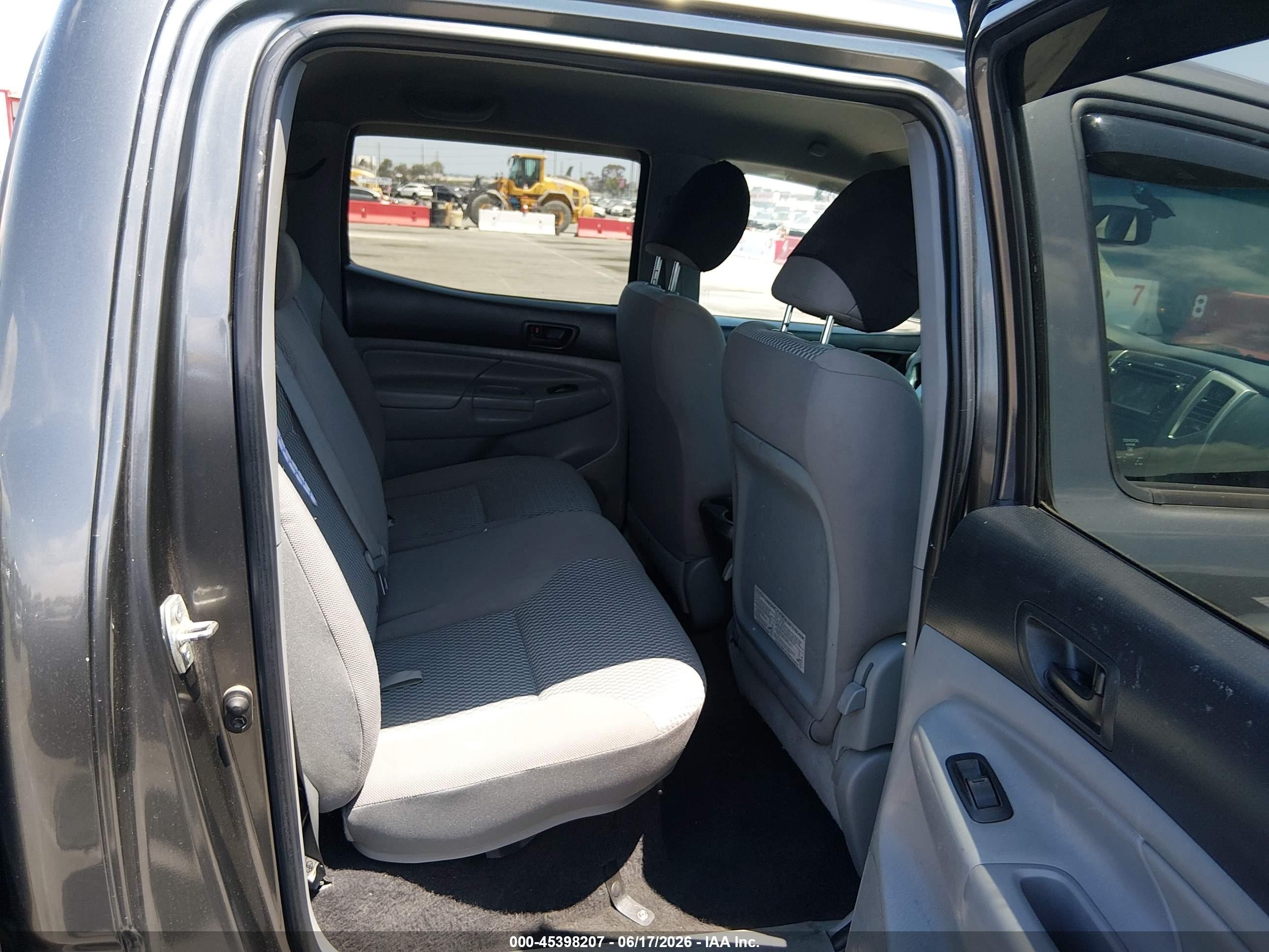 2013 Toyota Tacoma Base V6 Gray vin: 3TMMU4FN5DM060374