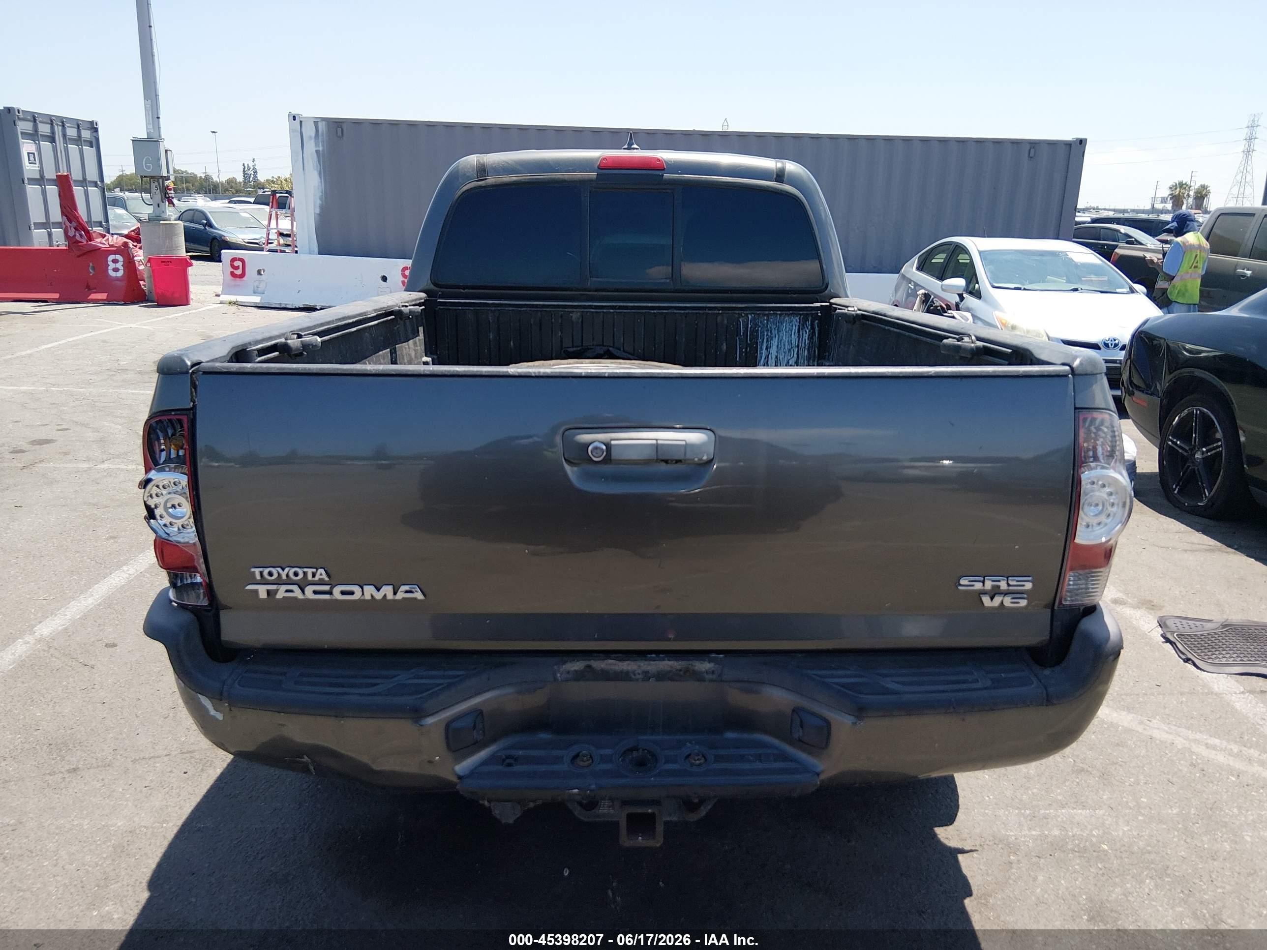 2013 Toyota Tacoma Base V6 Gray vin: 3TMMU4FN5DM060374