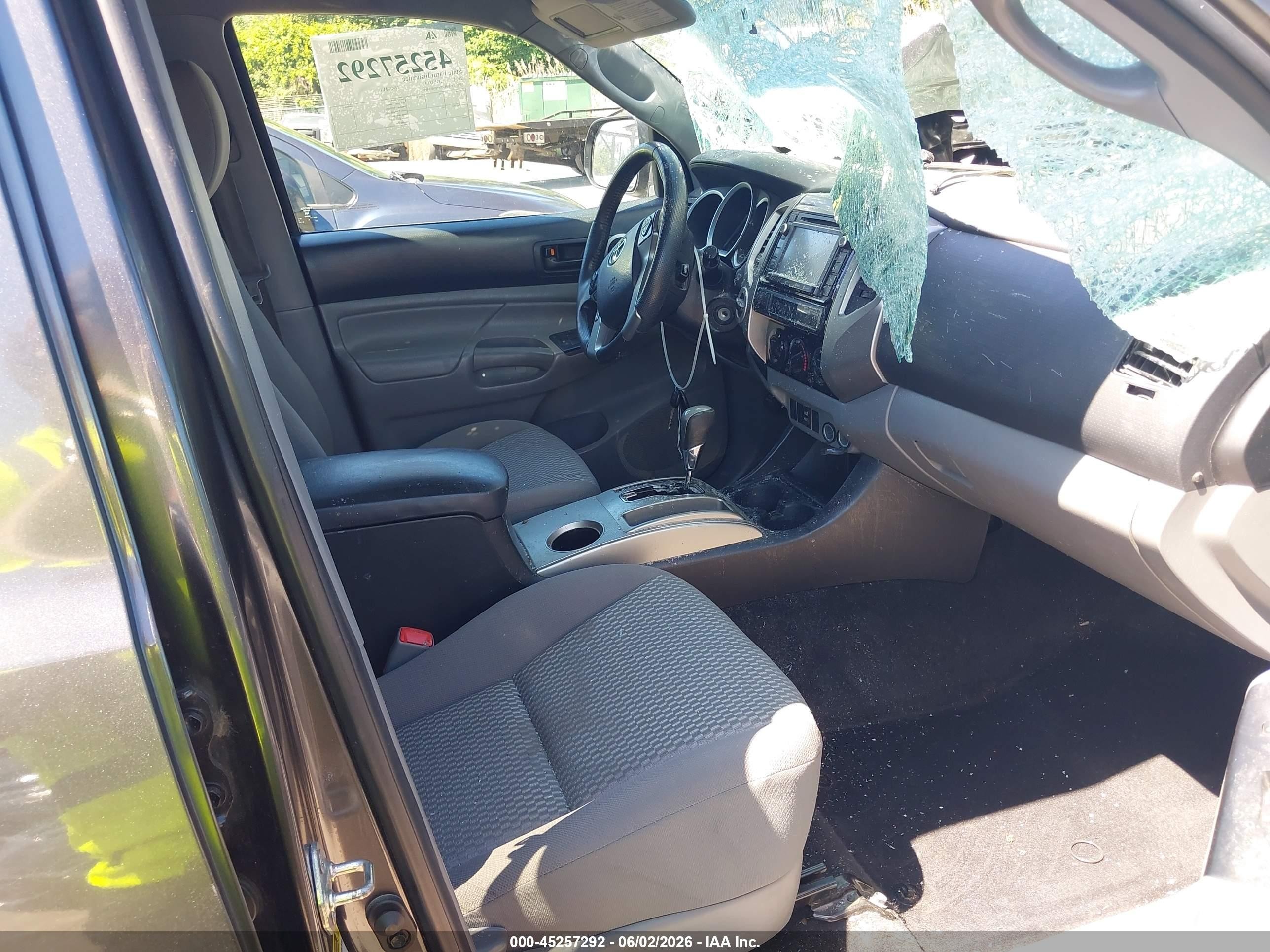 2014 Toyota Tacoma Base V6 Серый vin: 3TMMU4FN5EM064104