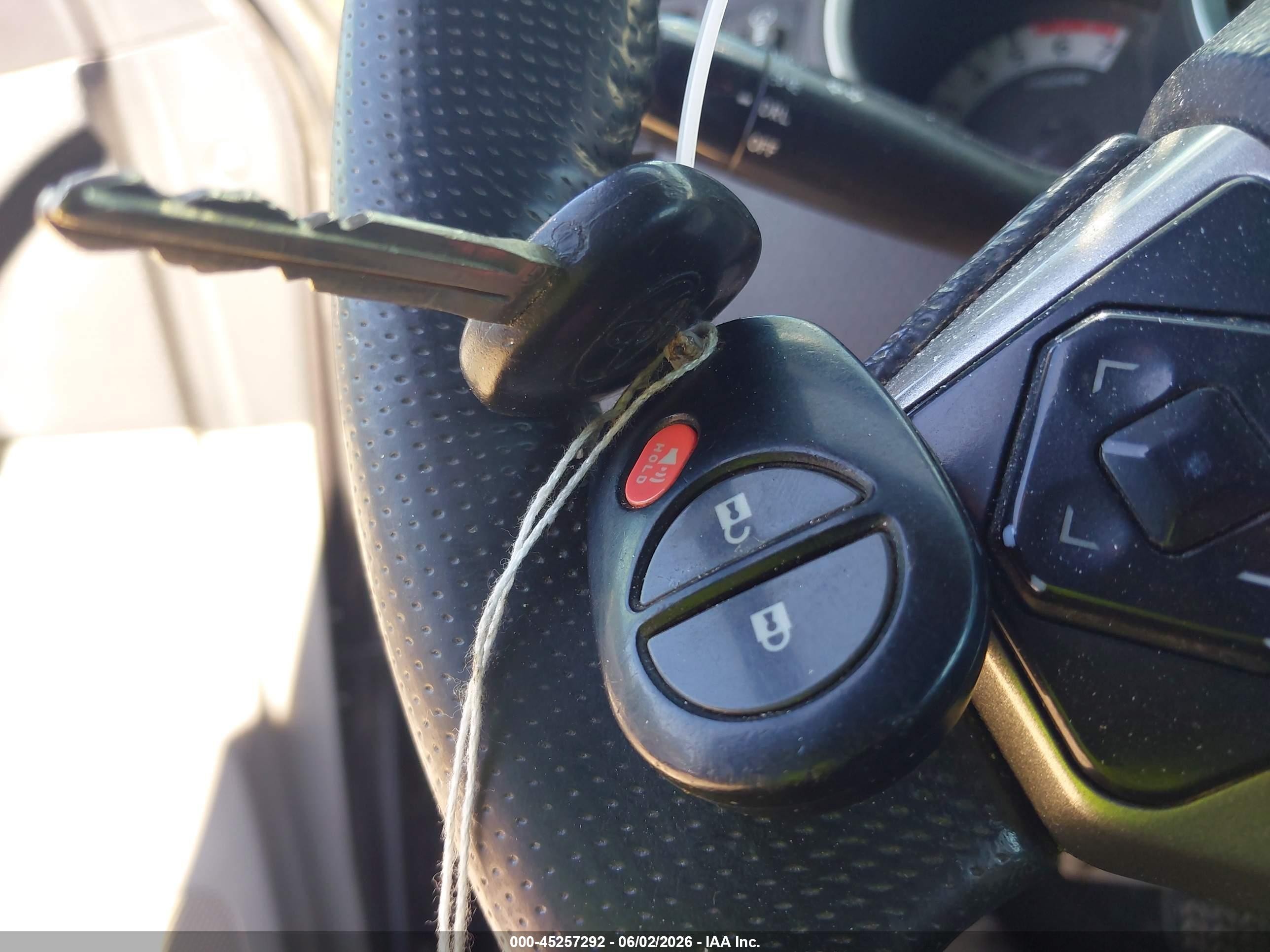 2014 Toyota Tacoma Base V6 Серый vin: 3TMMU4FN5EM064104