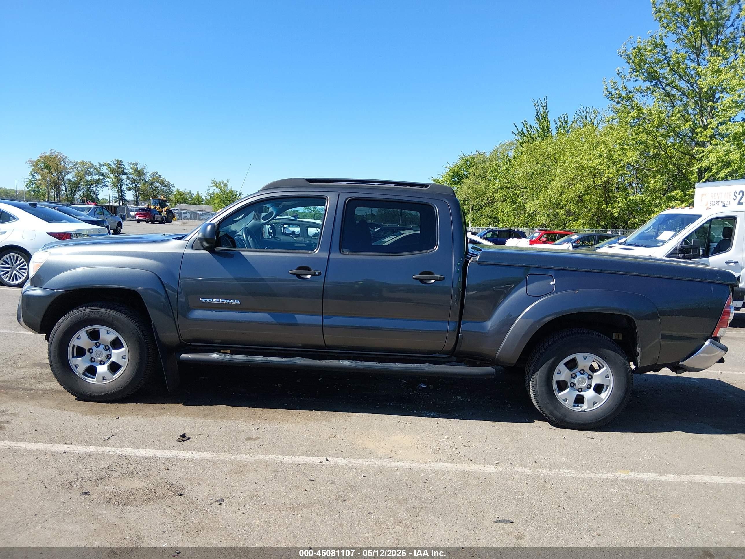 2015 Toyota Tacoma Base V6 Gray vin: 3TMMU4FN5FM074343
