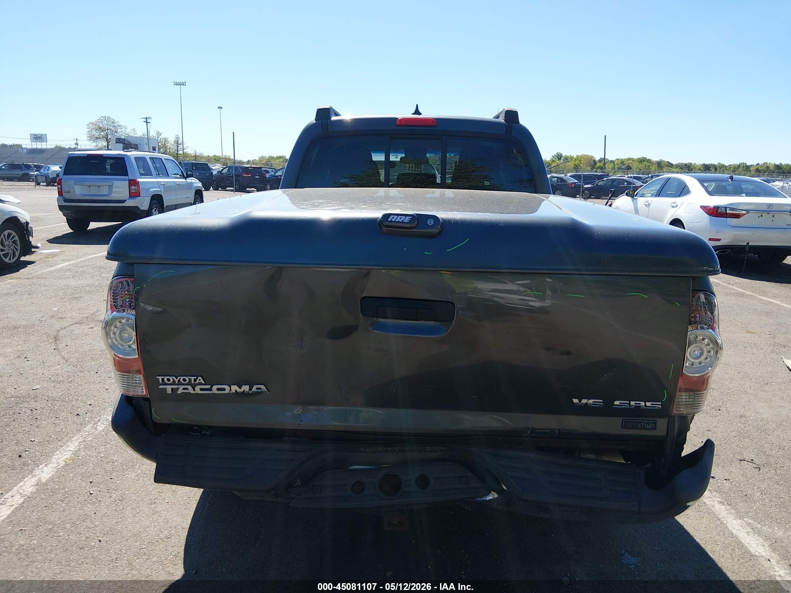 2015 Toyota Tacoma Base V6 Gray vin: 3TMMU4FN5FM074343