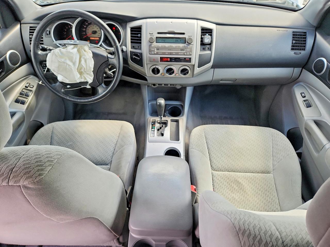 2011 Toyota Tacoma Silver vin: 3TMMU4FN6BM025761