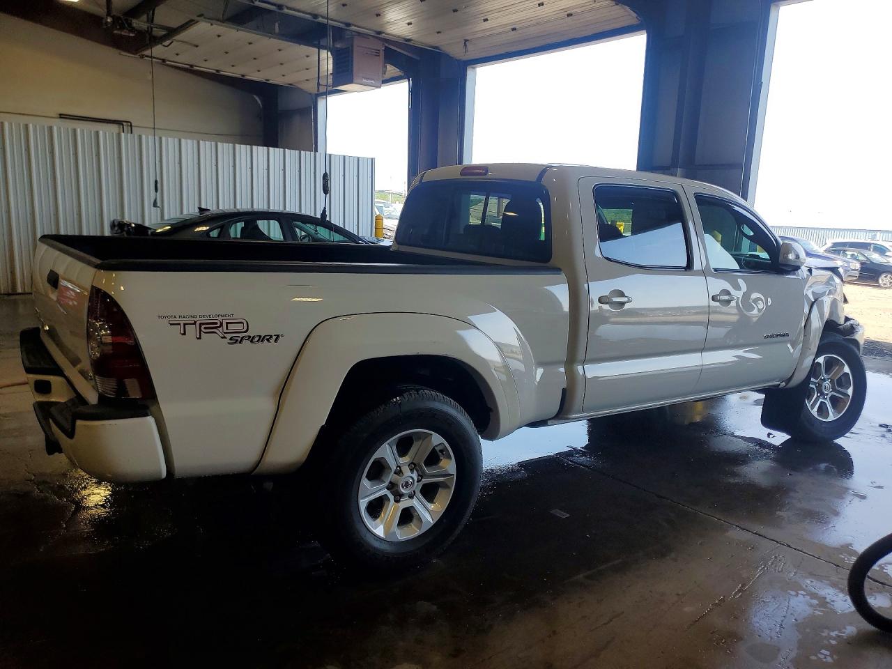 2013 Toyota Tacoma Double Cab Long Bed White vin: 3TMMU4FN6DM054048