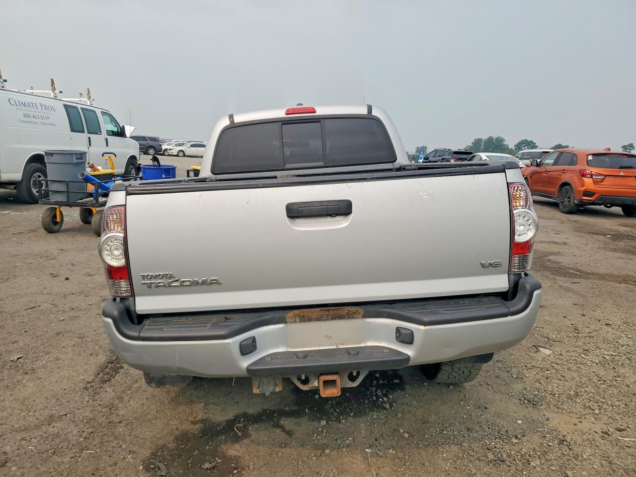 2011 Toyota Tacoma Double Cab Long Bed Silver vin: 3TMMU4FN7BM025395