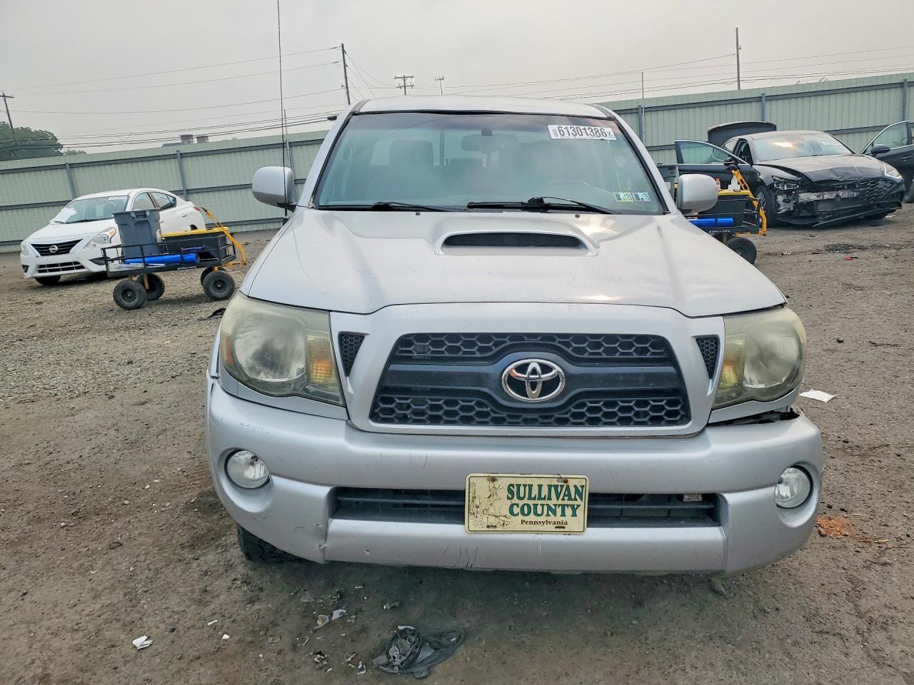 2011 Toyota Tacoma Double Cab Long Bed Silver vin: 3TMMU4FN7BM025395