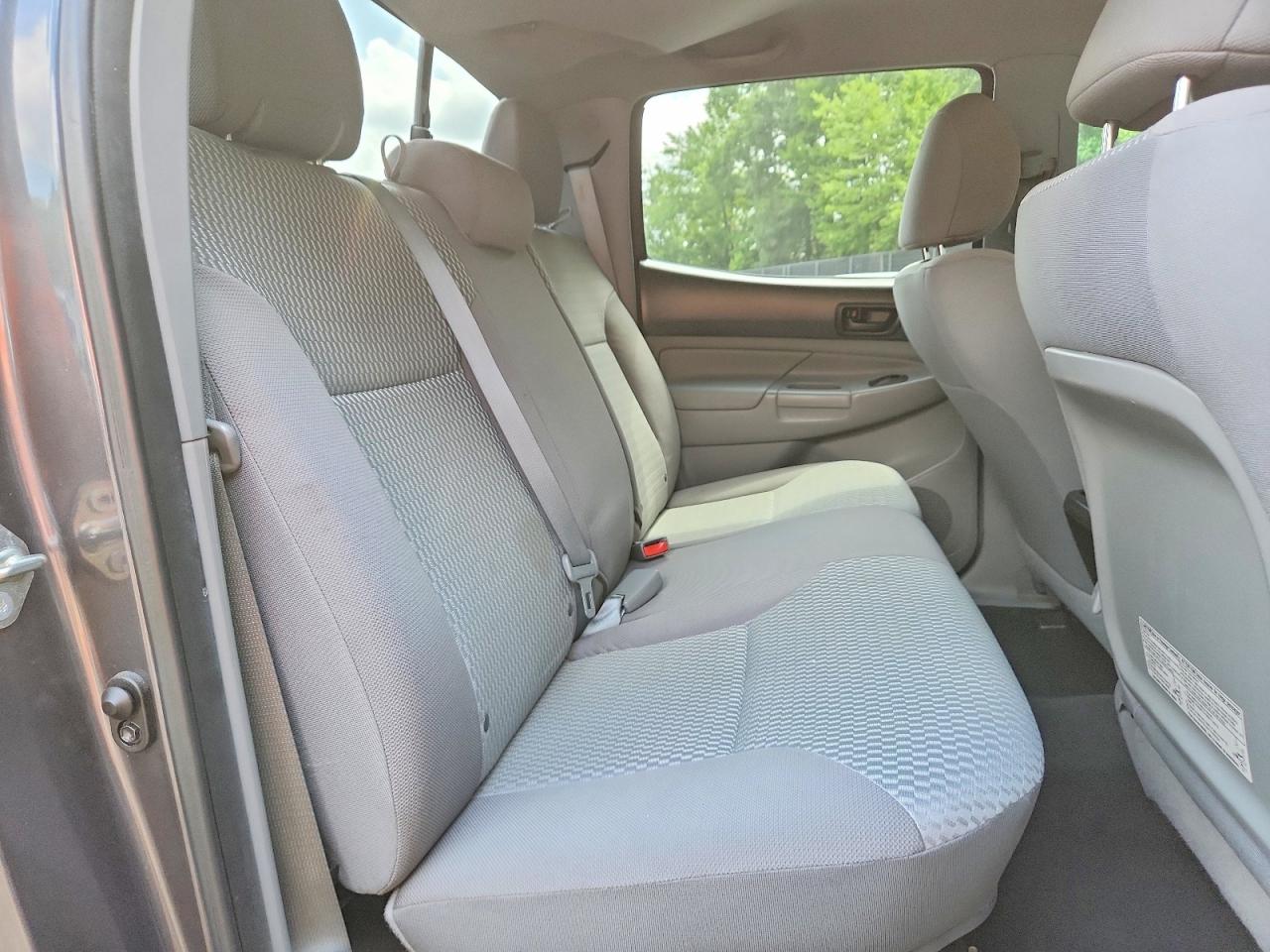 2015 Toyota Tacoma Double Cab Long Bed Gray vin: 3TMMU4FN7FM073128