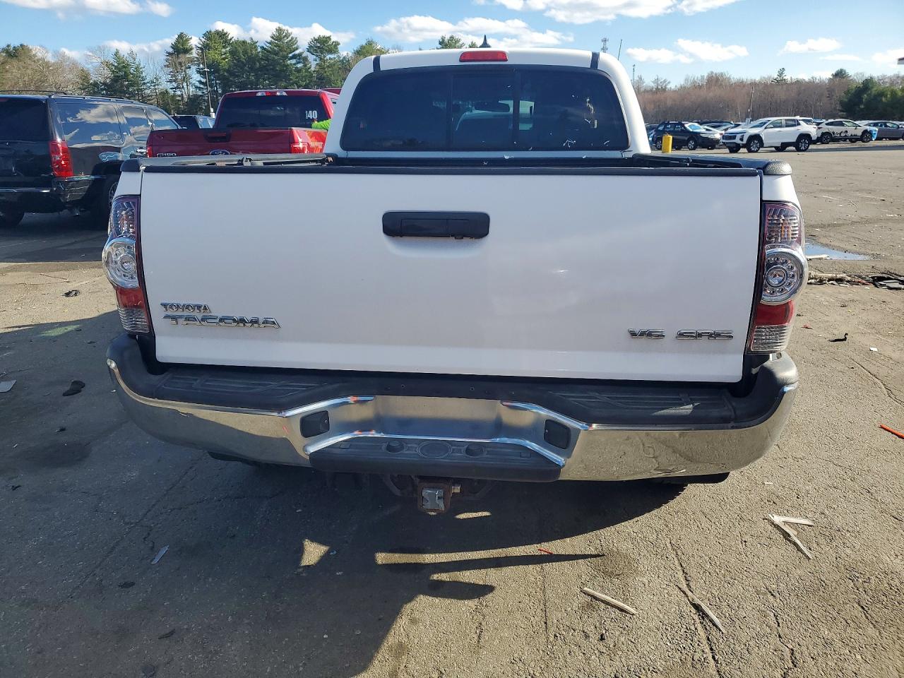 2015 Toyota Tacoma V6 White vin: 3TMMU4FN7FM074120