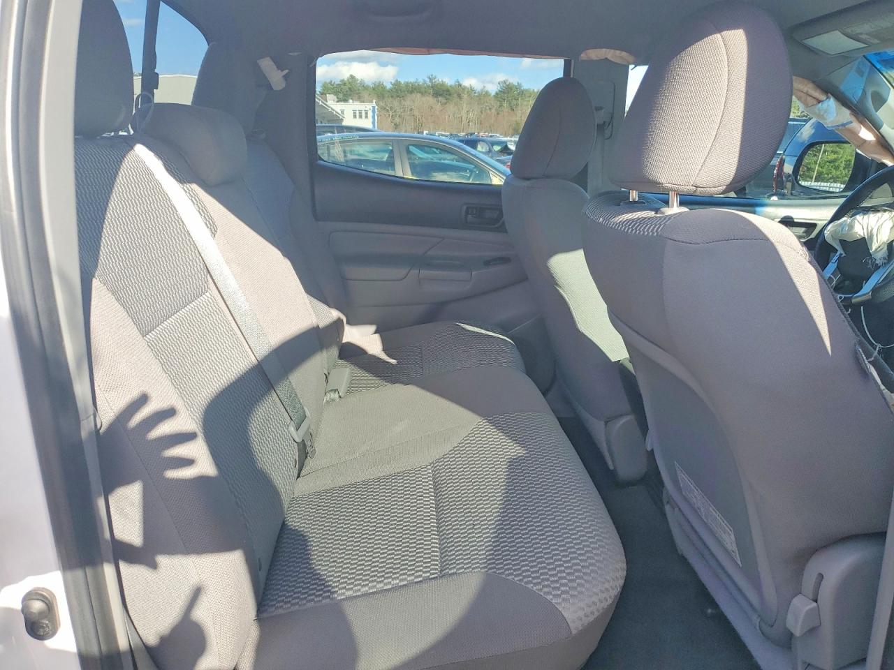 2015 Toyota Tacoma V6 White vin: 3TMMU4FN7FM074120