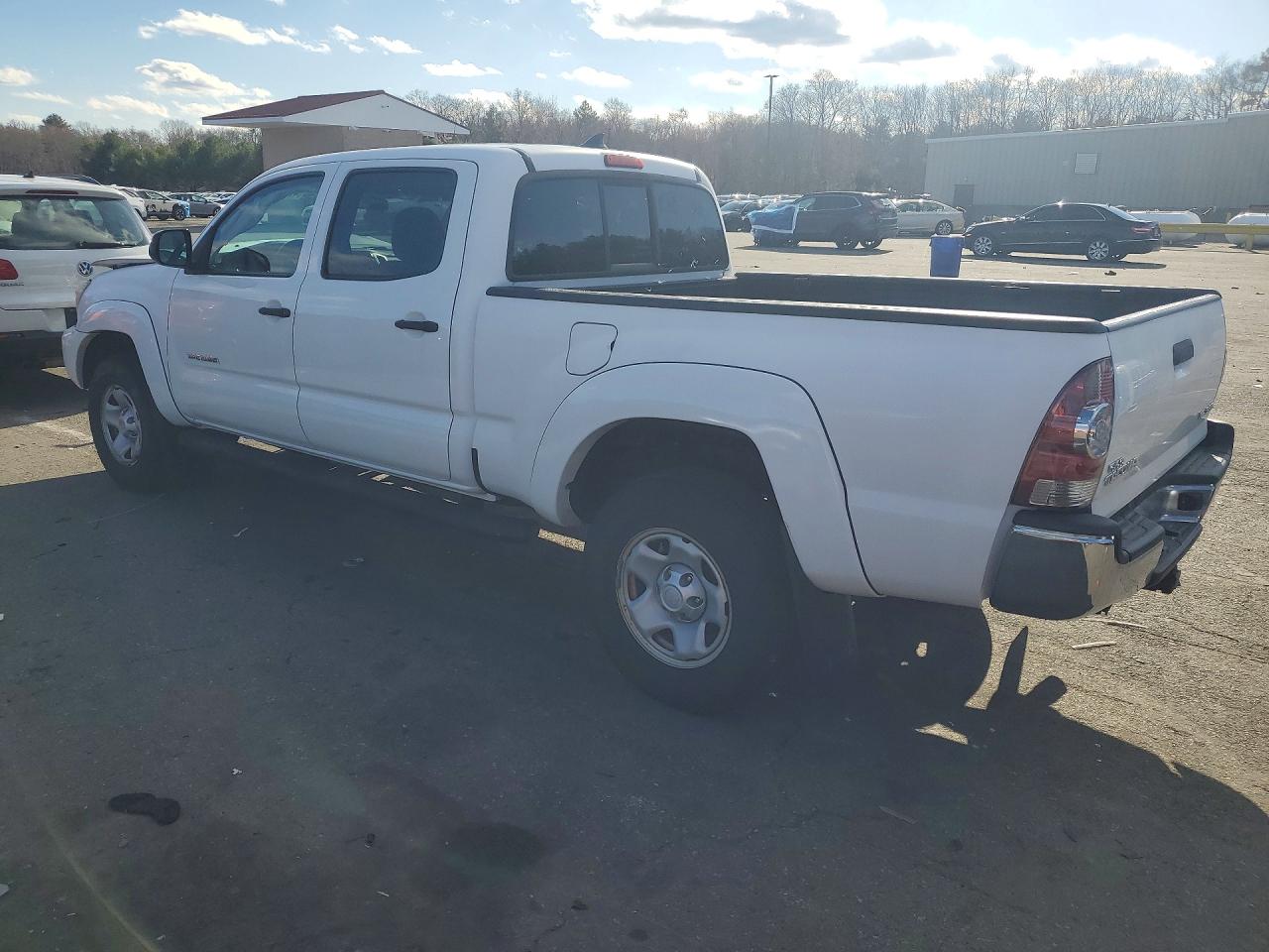 2015 Toyota Tacoma V6 White vin: 3TMMU4FN7FM074120