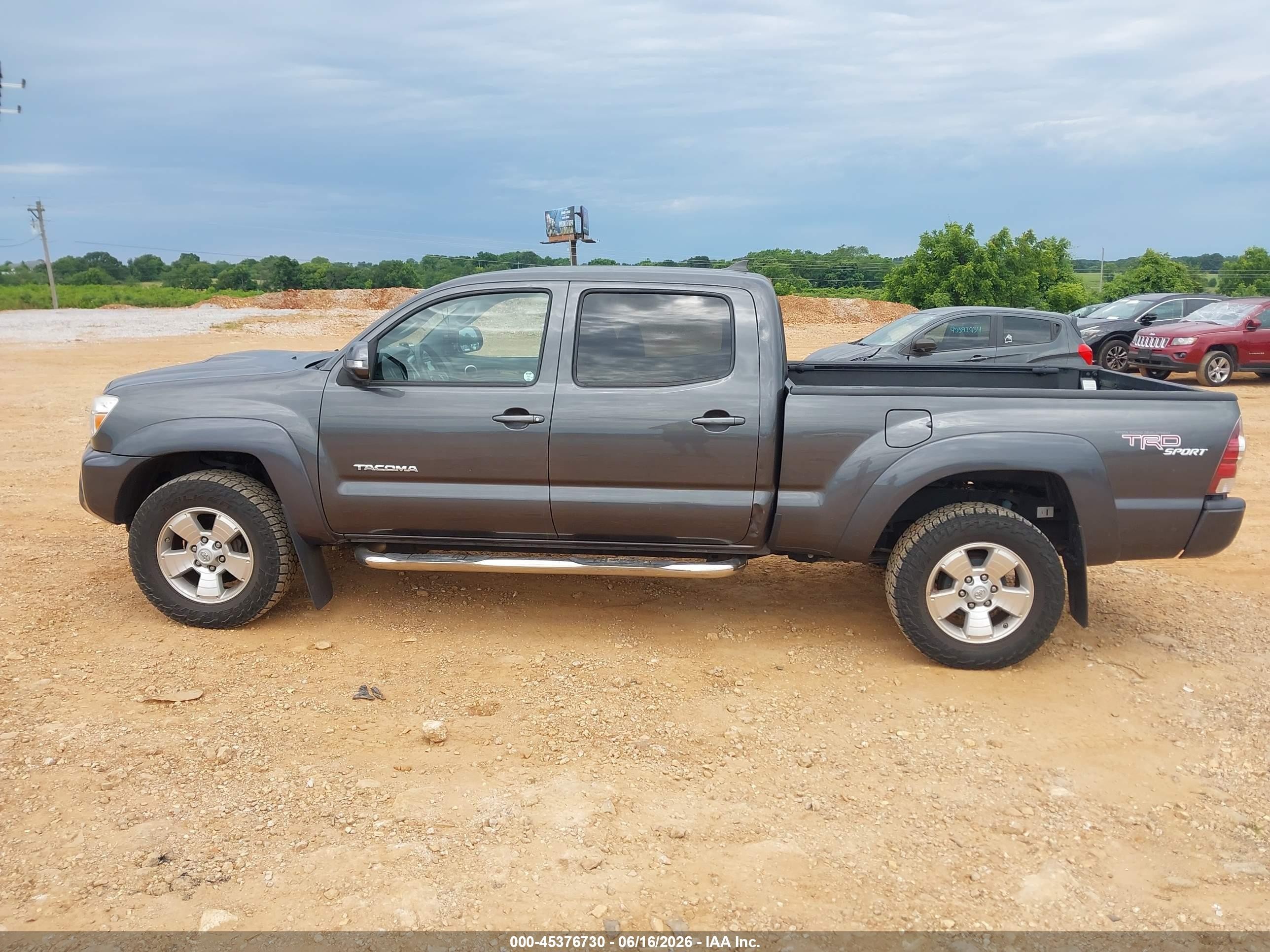2013 Toyota Tacoma Base V6 Серый vin: 3TMMU4FN8DM051491